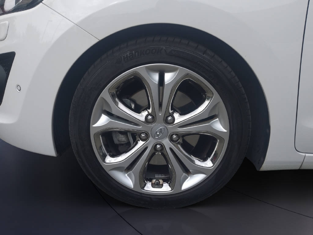 HYUNDAI i30 1.6 GDi Lounge-image-8