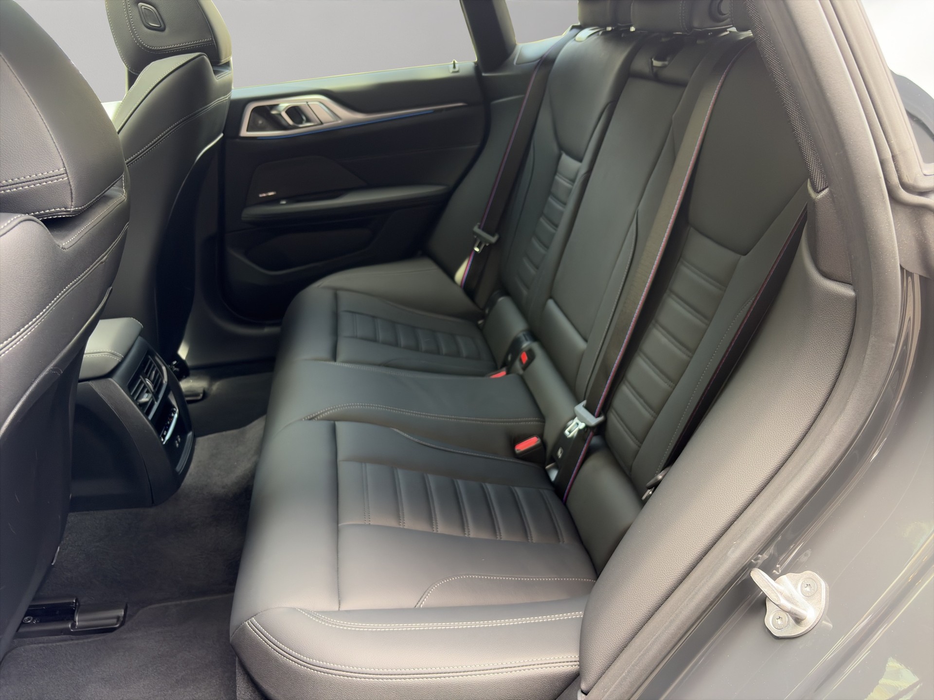 BMW i4 M50 M Sport Pro-image-17