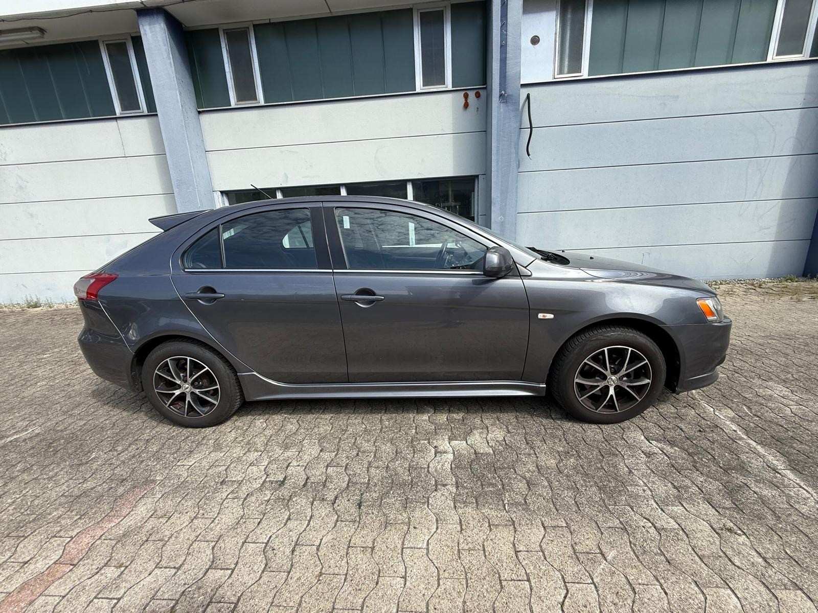 MITSUBISHI Lancer Sportback 1.8 Instyle CVT-image-3