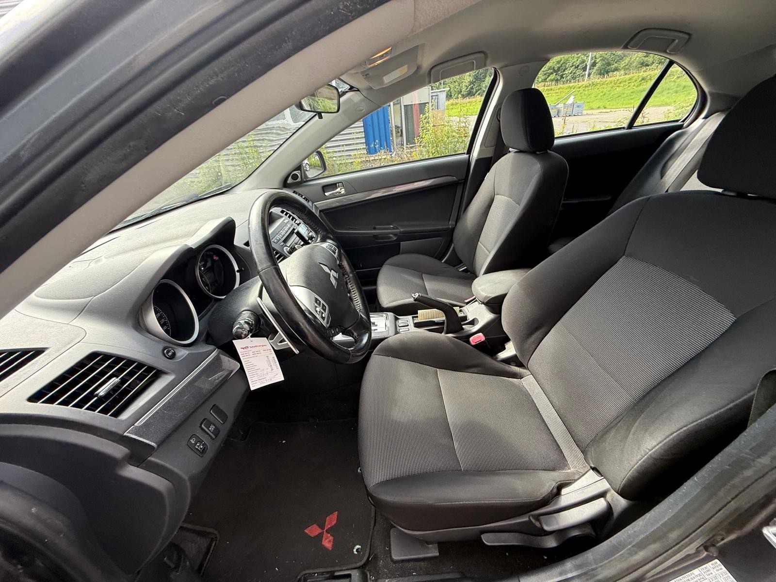 MITSUBISHI Lancer Sportback 1.8 Instyle CVT-image-5