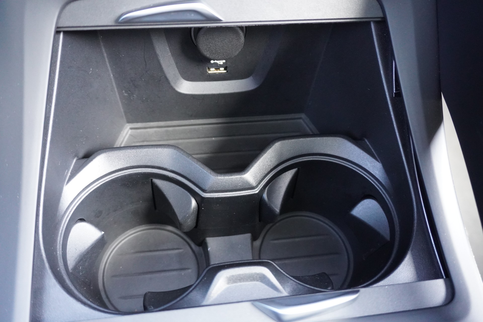 BMW X1 xDrive 20d Travel Edition Steptronic-image-18