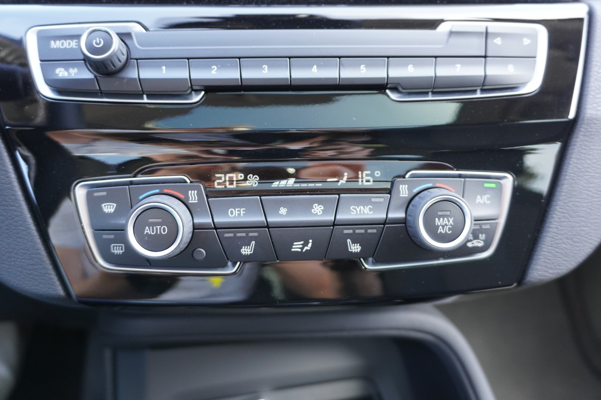BMW X1 xDrive 20d Travel Edition Steptronic-image-19
