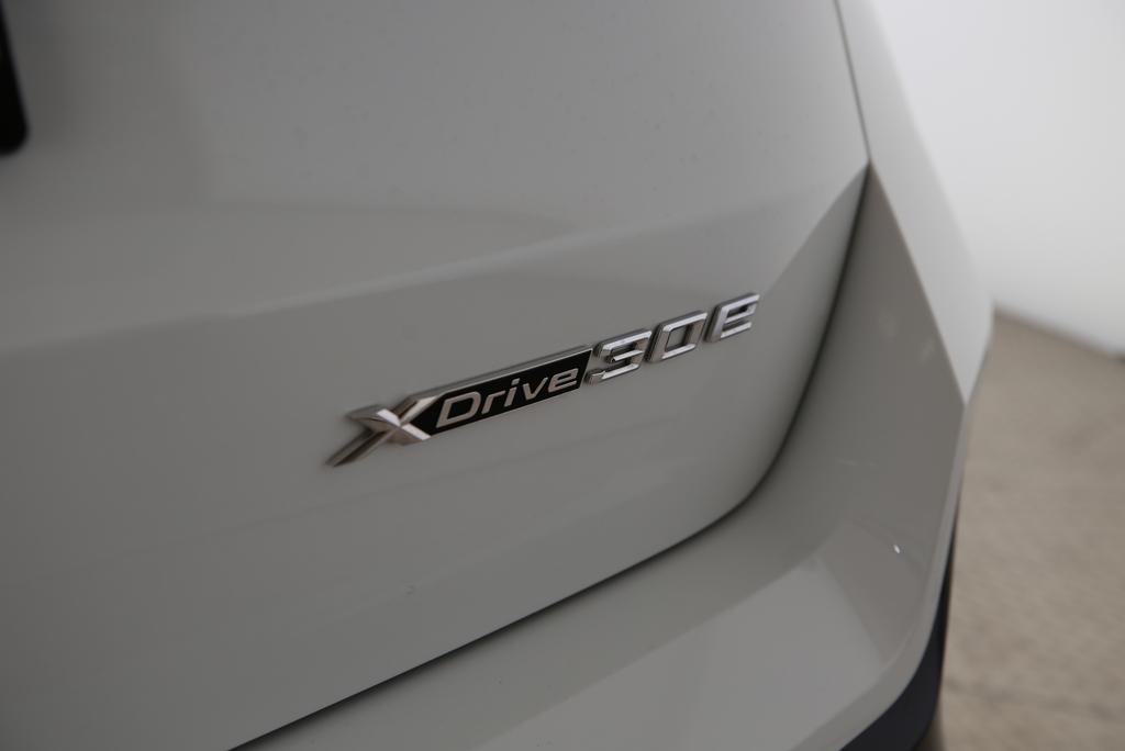 BMW X1 30e xDrive paddles-image-17