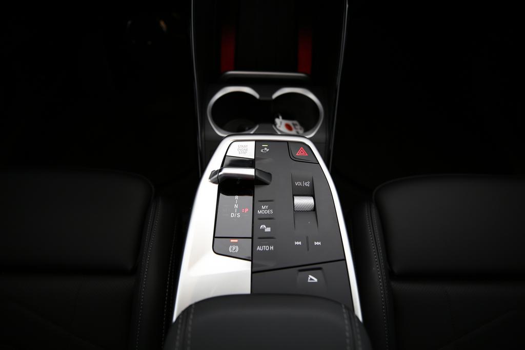 BMW X1 30e xDrive paddles-image-9