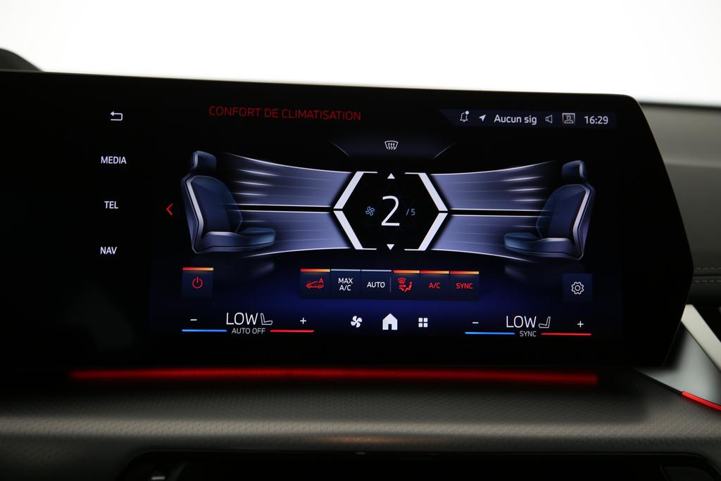 BMW X1 30e xDrive paddles-image-8