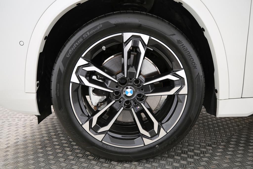 BMW X1 30e xDrive paddles-image-18
