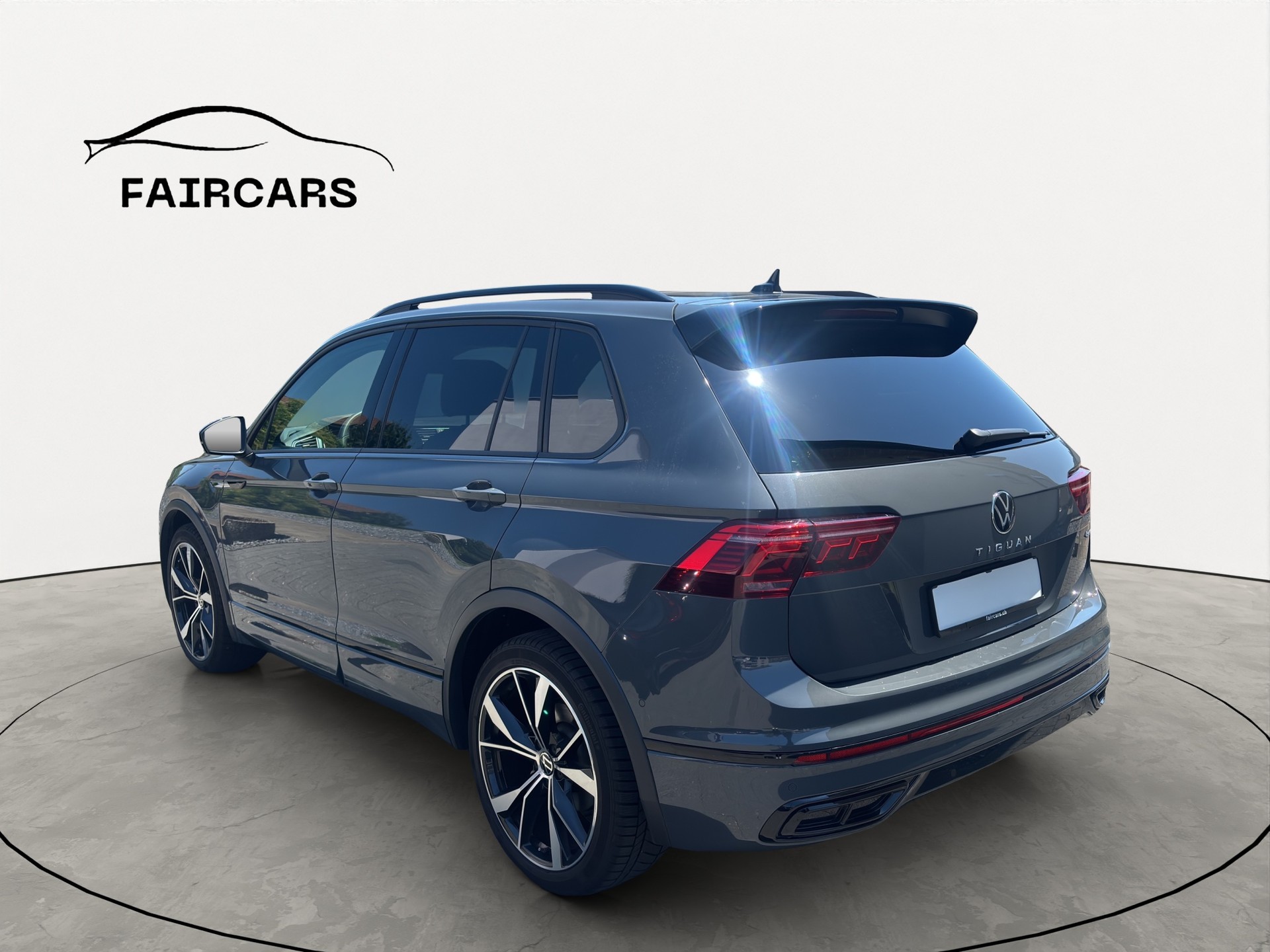 VW Tiguan 2.0TSI R-Line 4Motion DSG-image-3