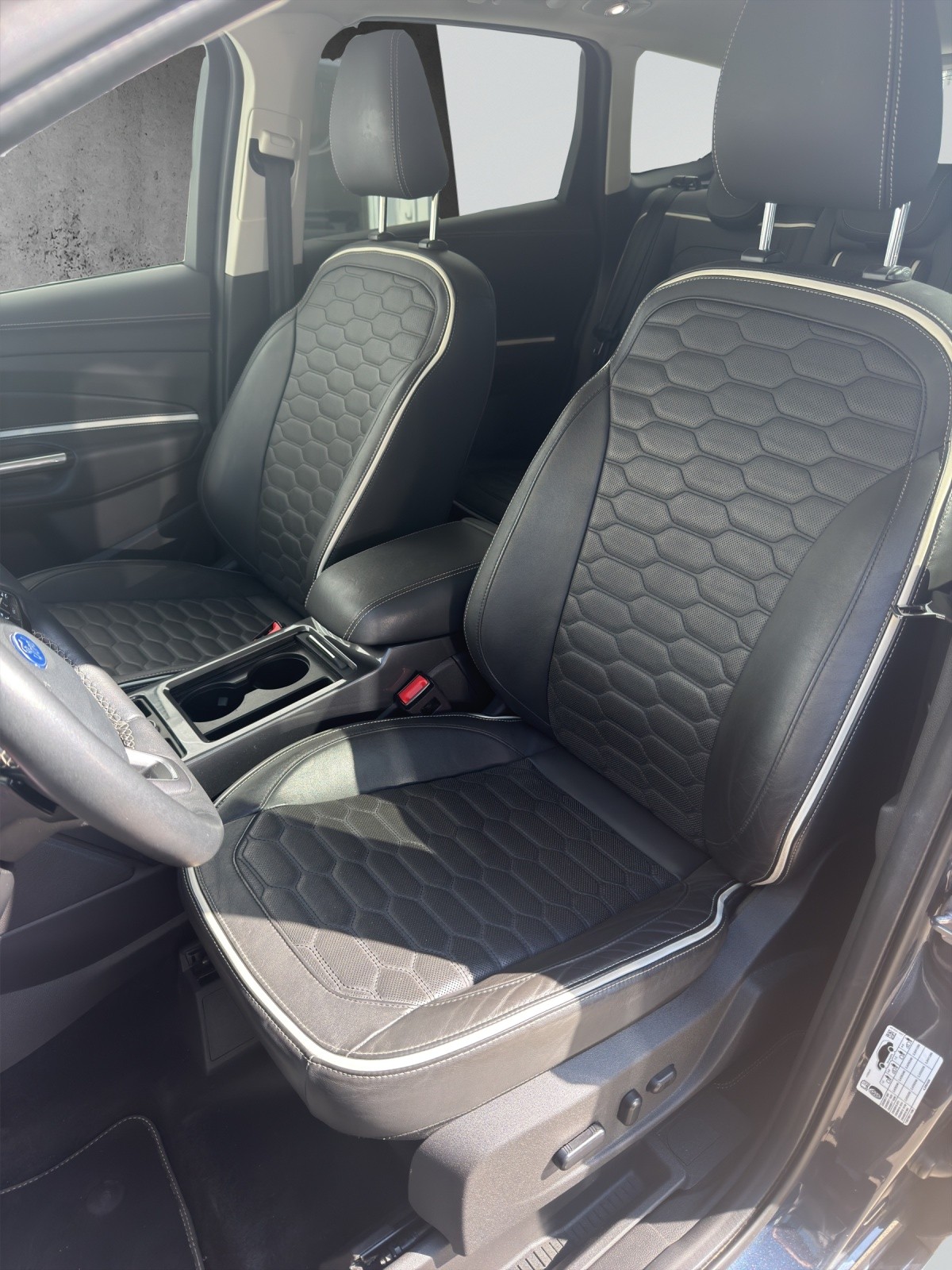 FORD Kuga 2.0 EcoBoost Vignale 4WD Automatic-image-9
