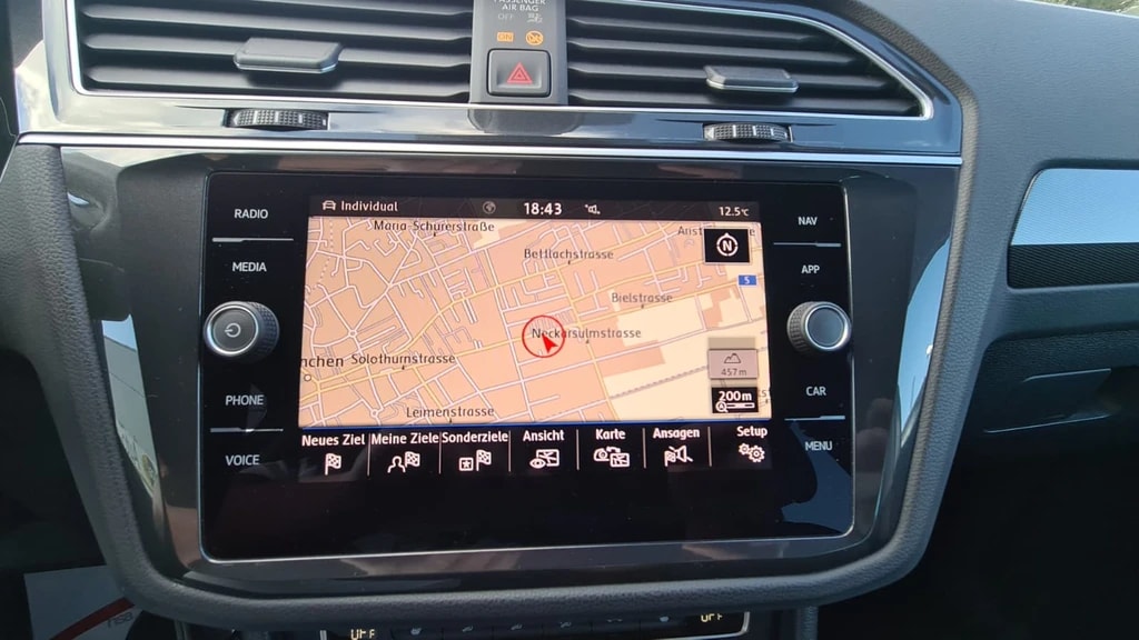 VW Tiguan 2.0 TDI SCR Comfortline 4Motion DSG ** mit Anh-Kupplung 2500 Kg ** Gr.Navi ** RF-Kamera ** Frisch ab MFK & Service **-image-11