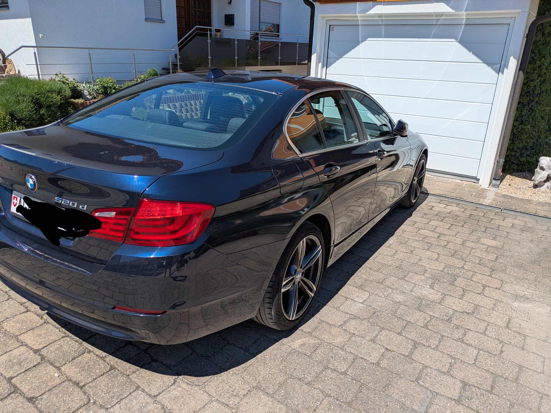 BMW 520d-image-1