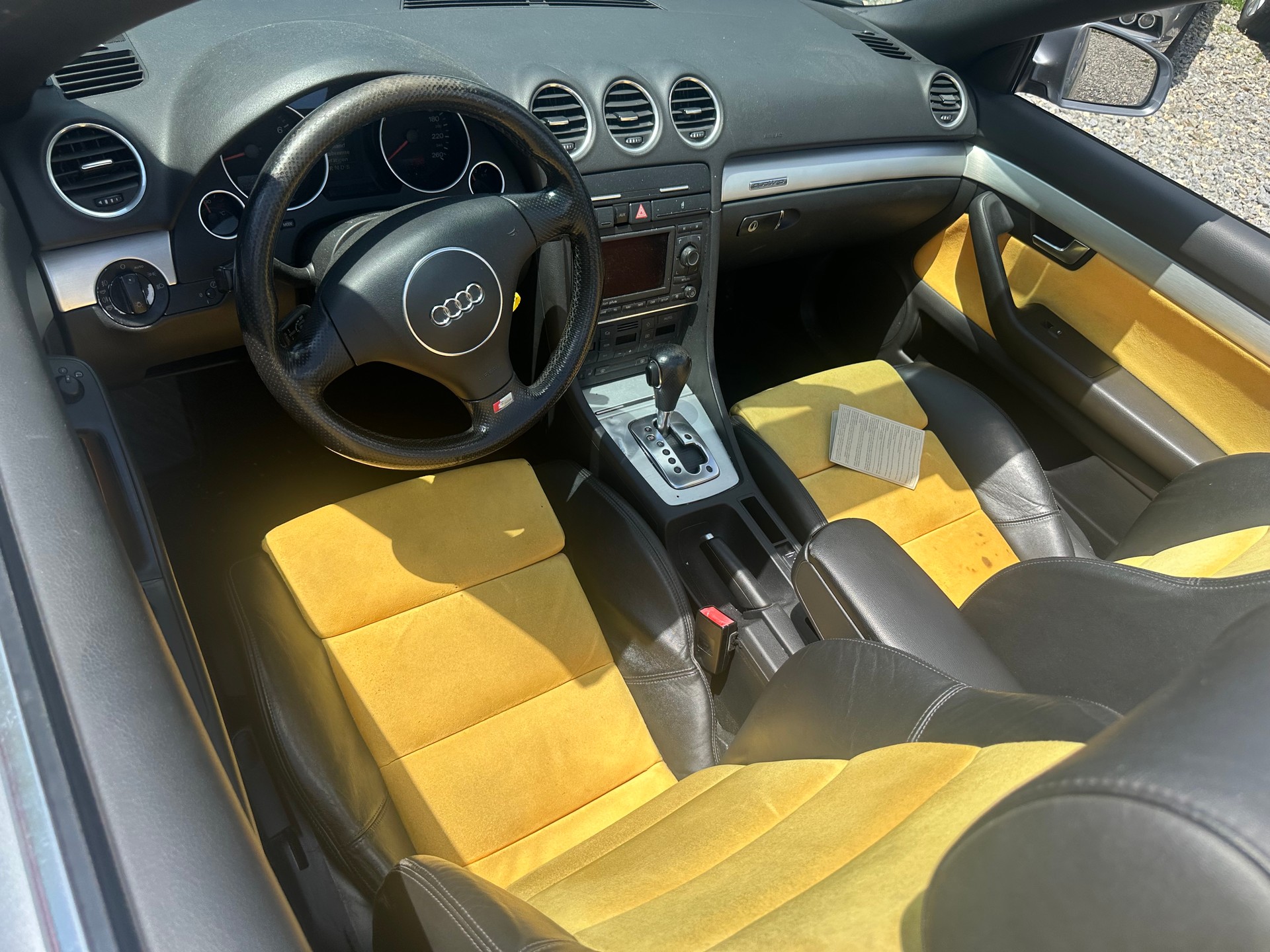 AUDI A4 Cabriolet 3.0 quattro-image-4