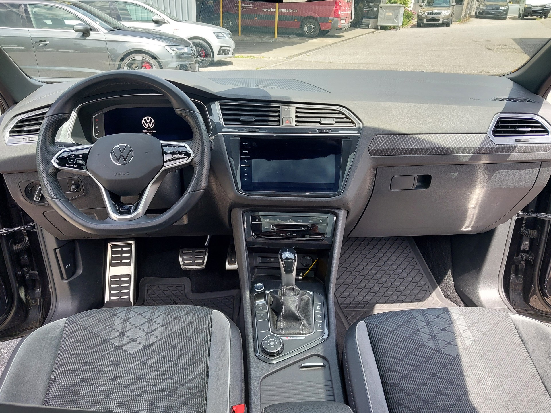 VW Tiguan 2.0TSI R-Line 4Motion DSG-image-8