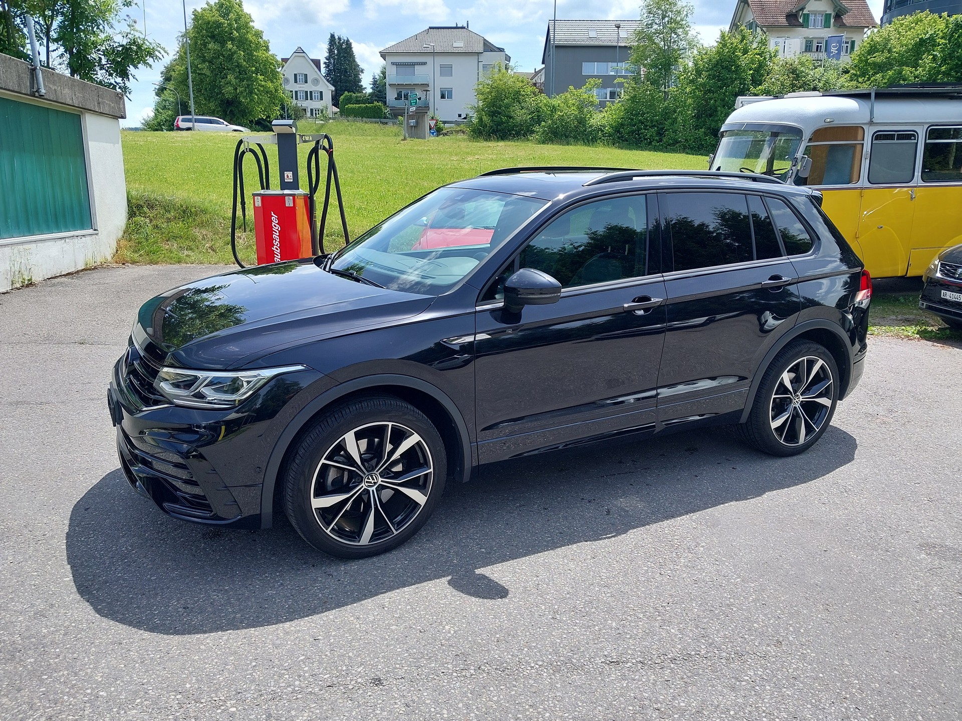 VW Tiguan 2.0TSI R-Line 4Motion DSG-image-1