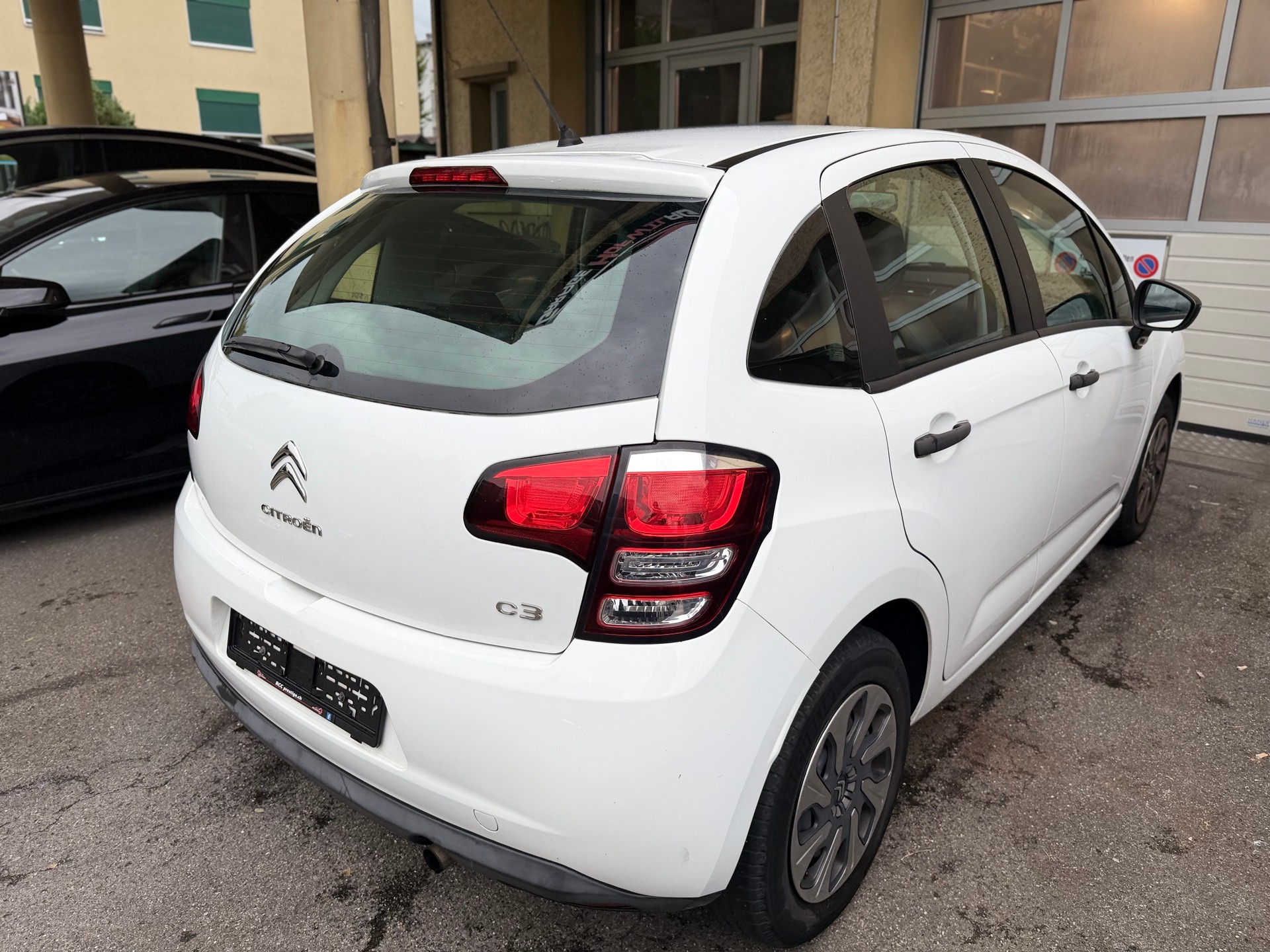 CITROEN C3 1.0i Attraction-image-2
