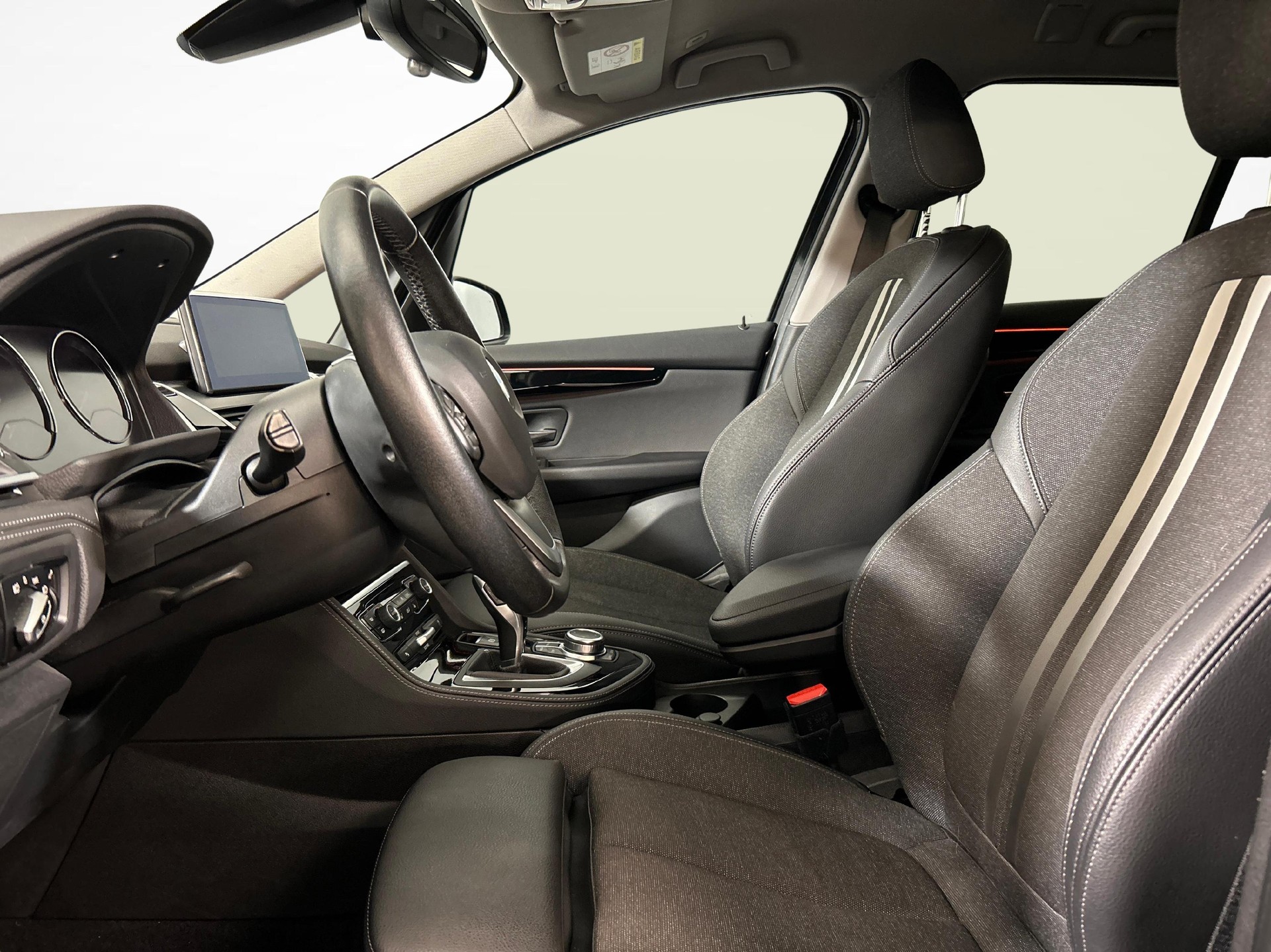 BMW 218d xDrive Gran Tourer-image-2
