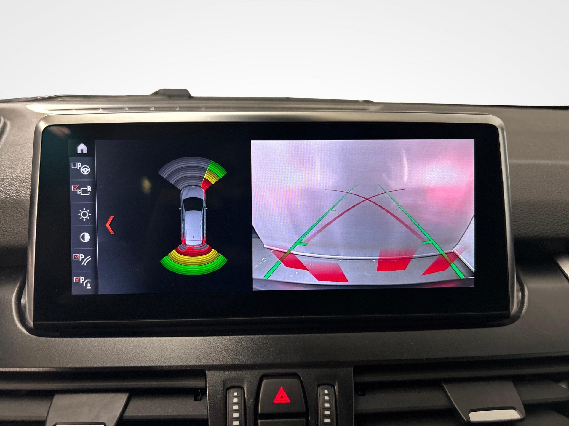 BMW 218d xDrive Gran Tourer-image-9