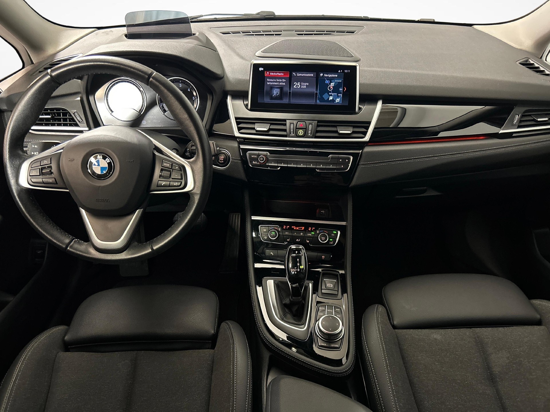 BMW 218d xDrive Gran Tourer-image-7
