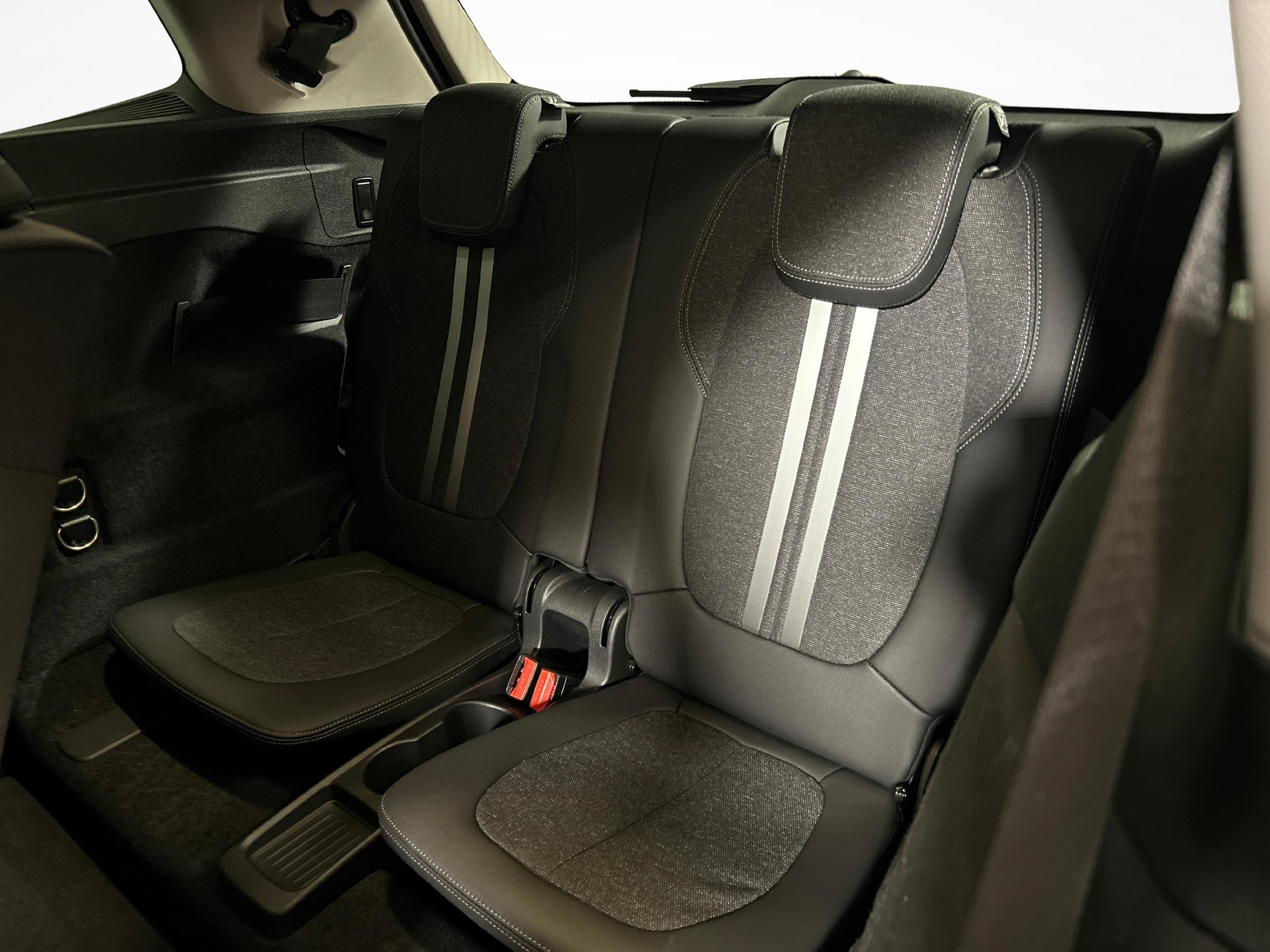 BMW 218d xDrive Gran Tourer-image-4