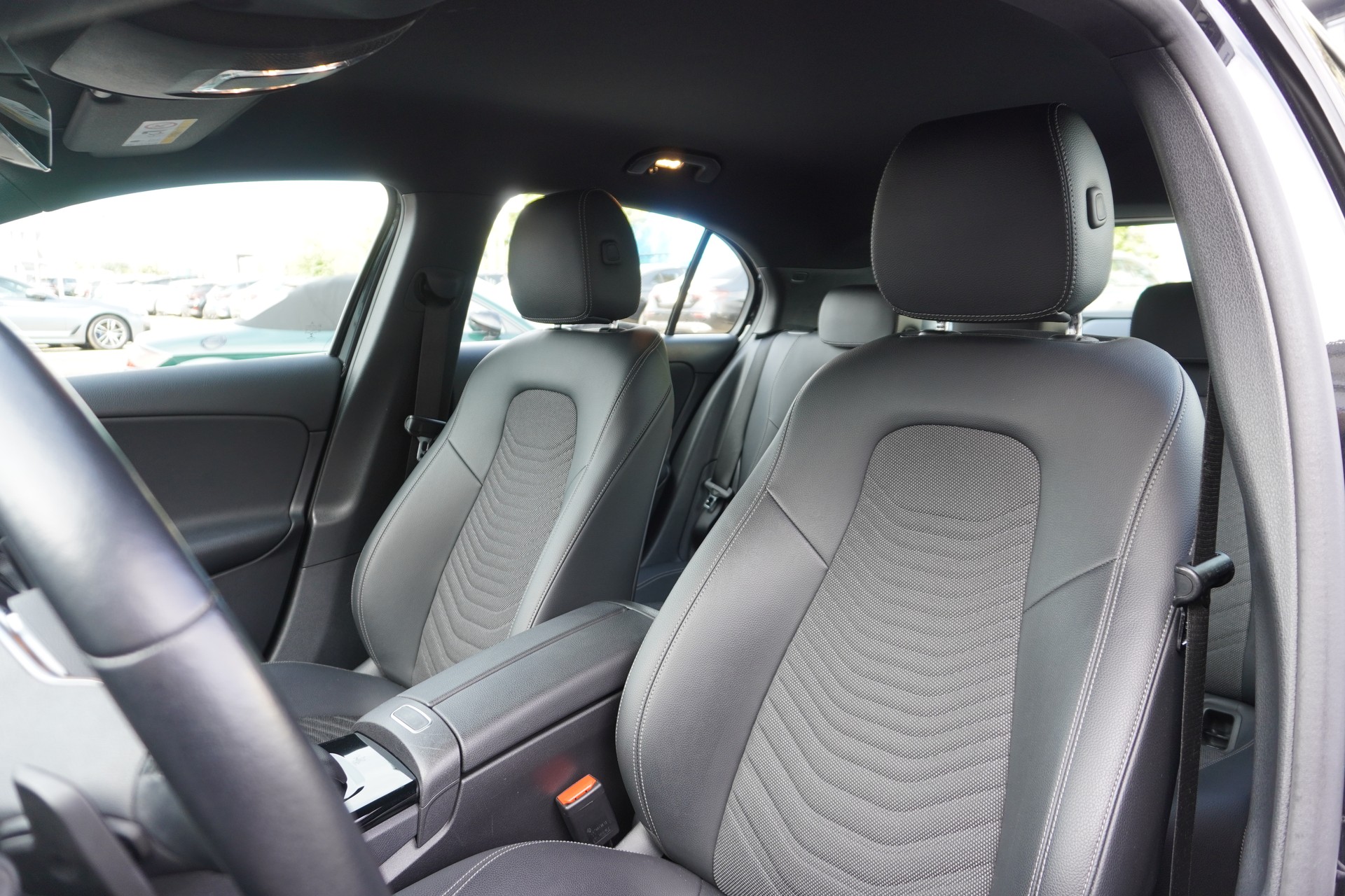 MERCEDES-BENZ A 180 Style 7G-DCT-image-10
