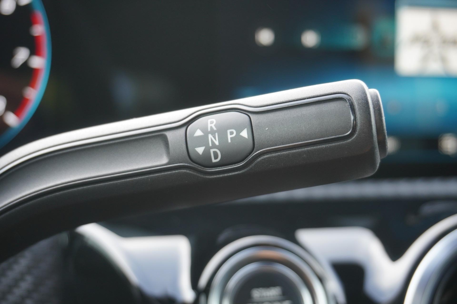 MERCEDES-BENZ A 180 Style 7G-DCT-image-14
