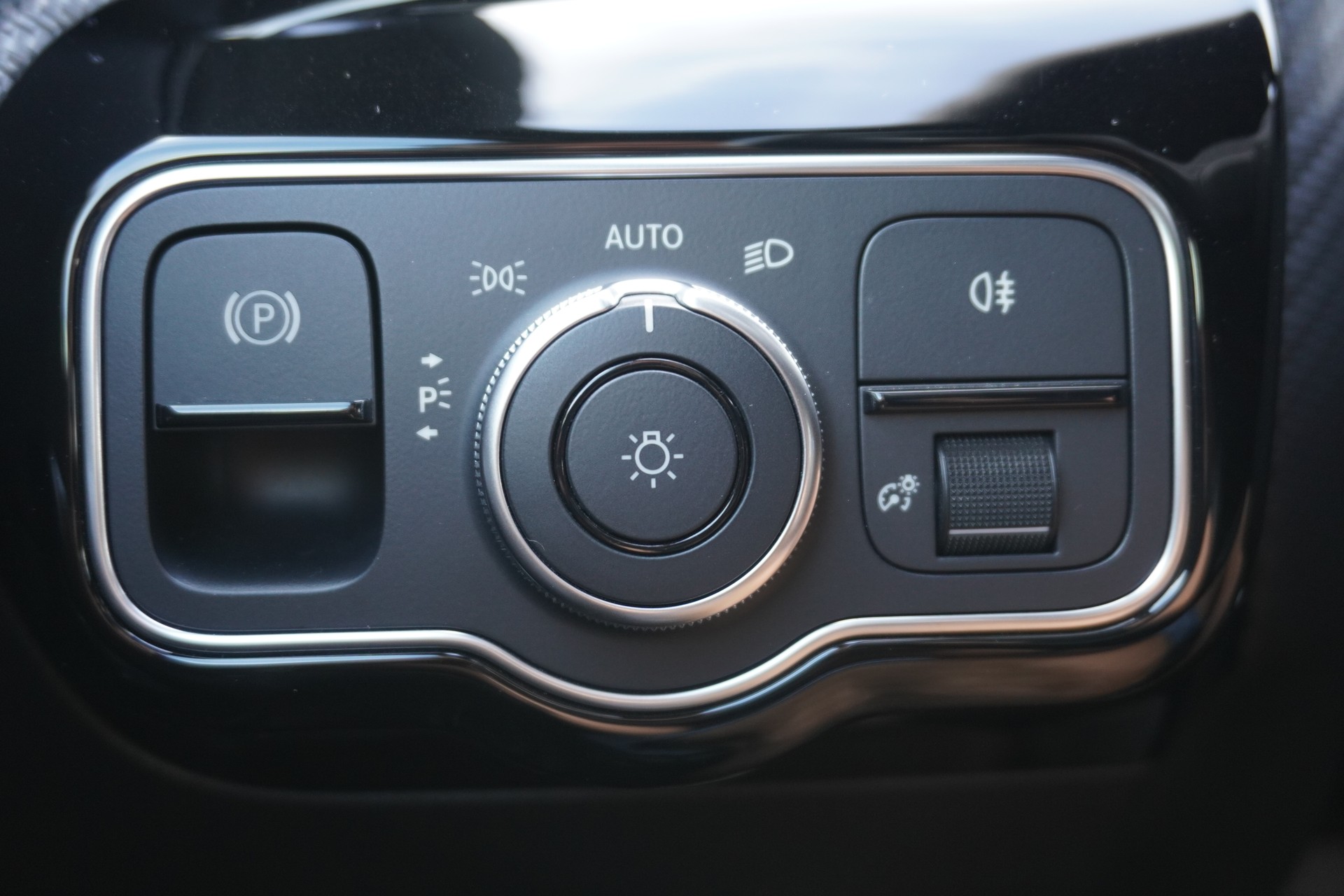 MERCEDES-BENZ A 180 Style 7G-DCT-image-30