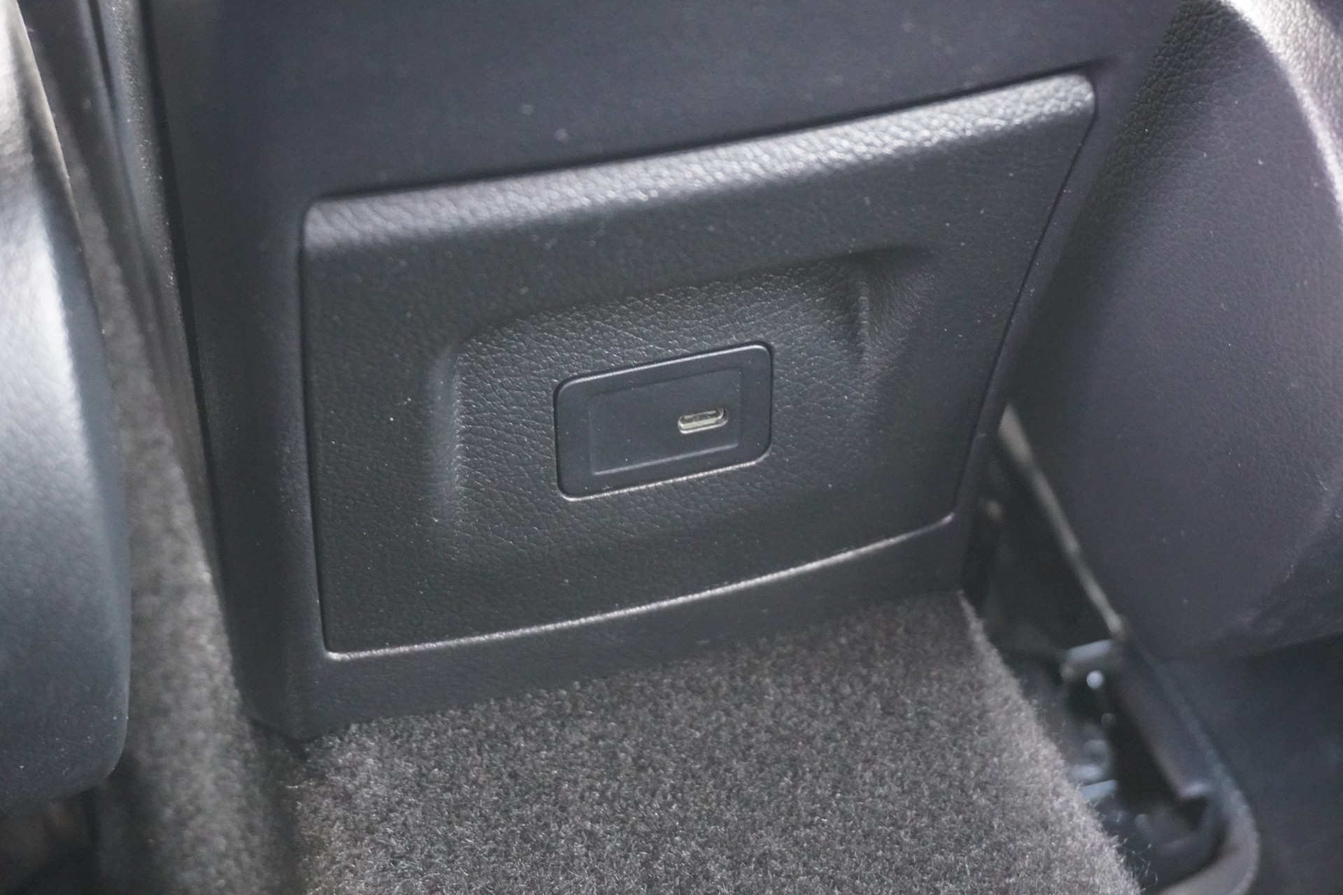 MERCEDES-BENZ A 180 Style 7G-DCT-image-11