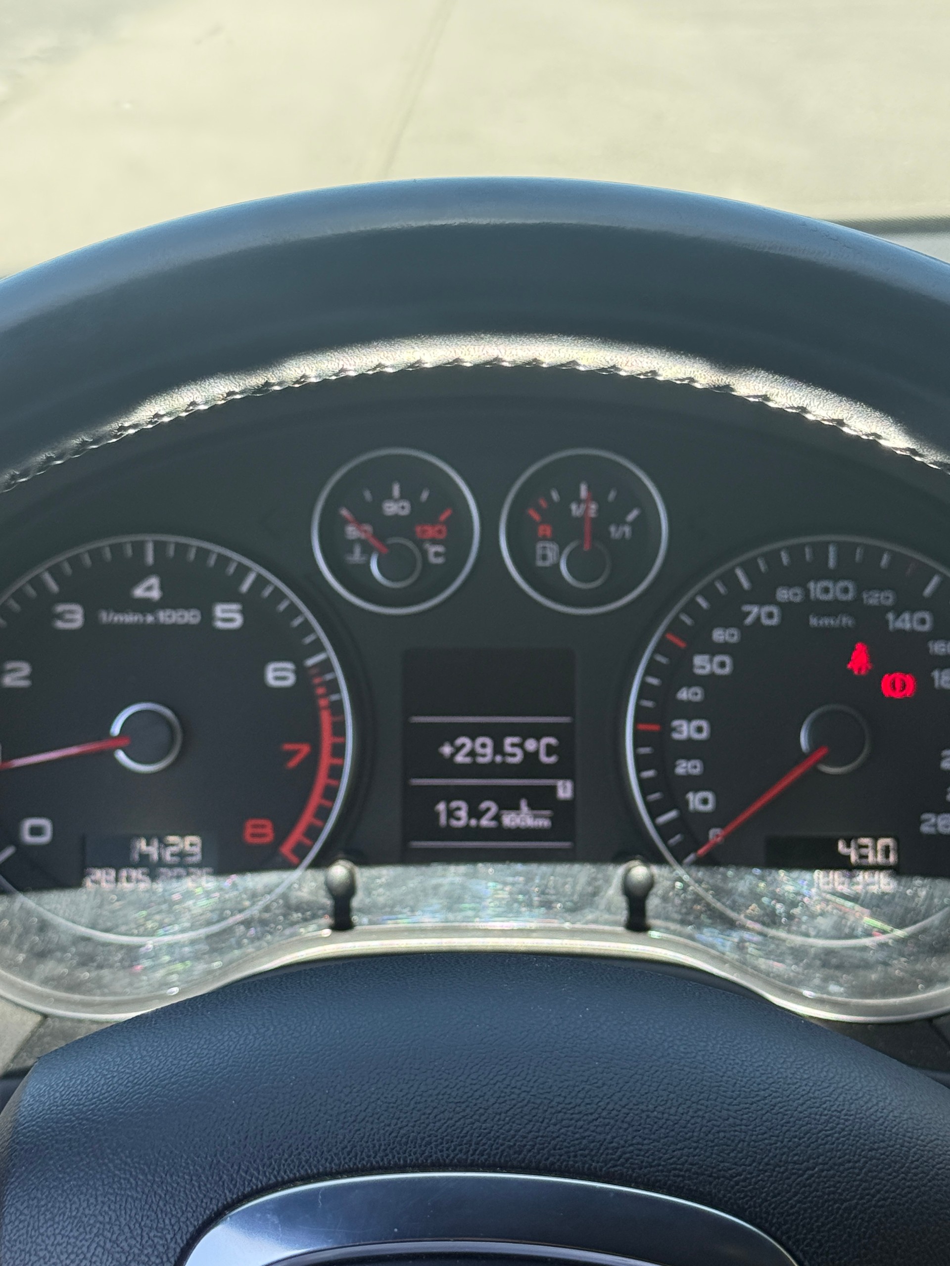 AUDI A3 Sportback 1.8 TFSI Attraction-image-8