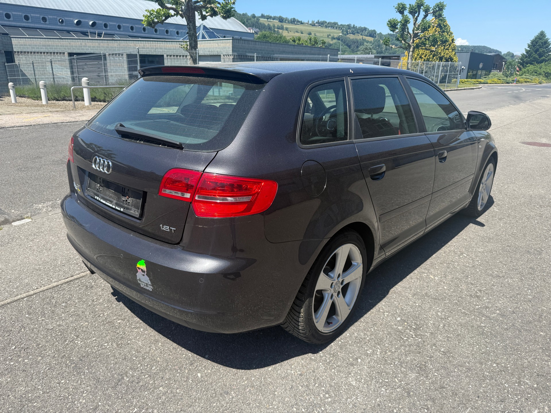 AUDI A3 Sportback 1.8 TFSI Attraction-image-2