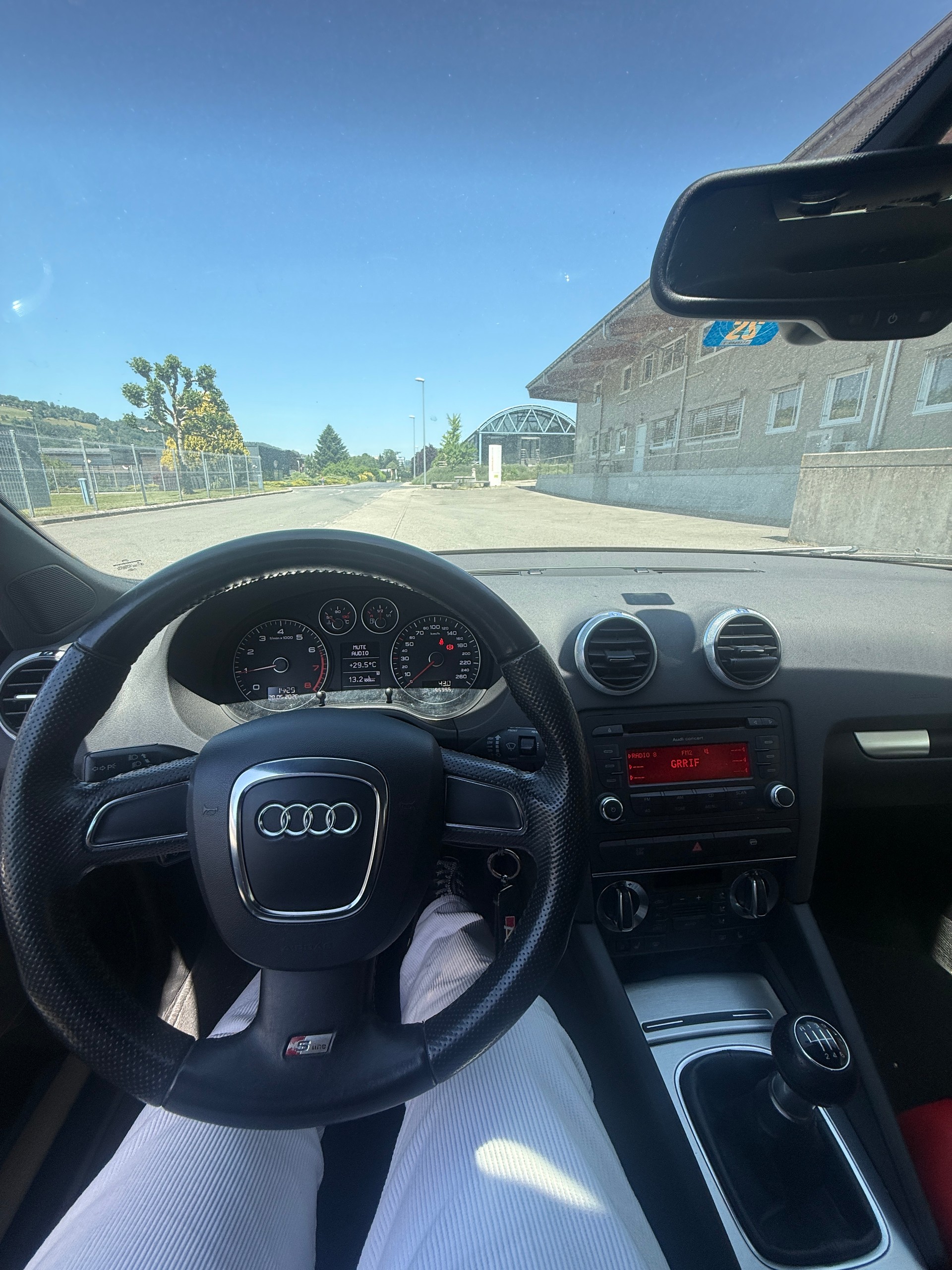 AUDI A3 Sportback 1.8 TFSI Attraction-image-7