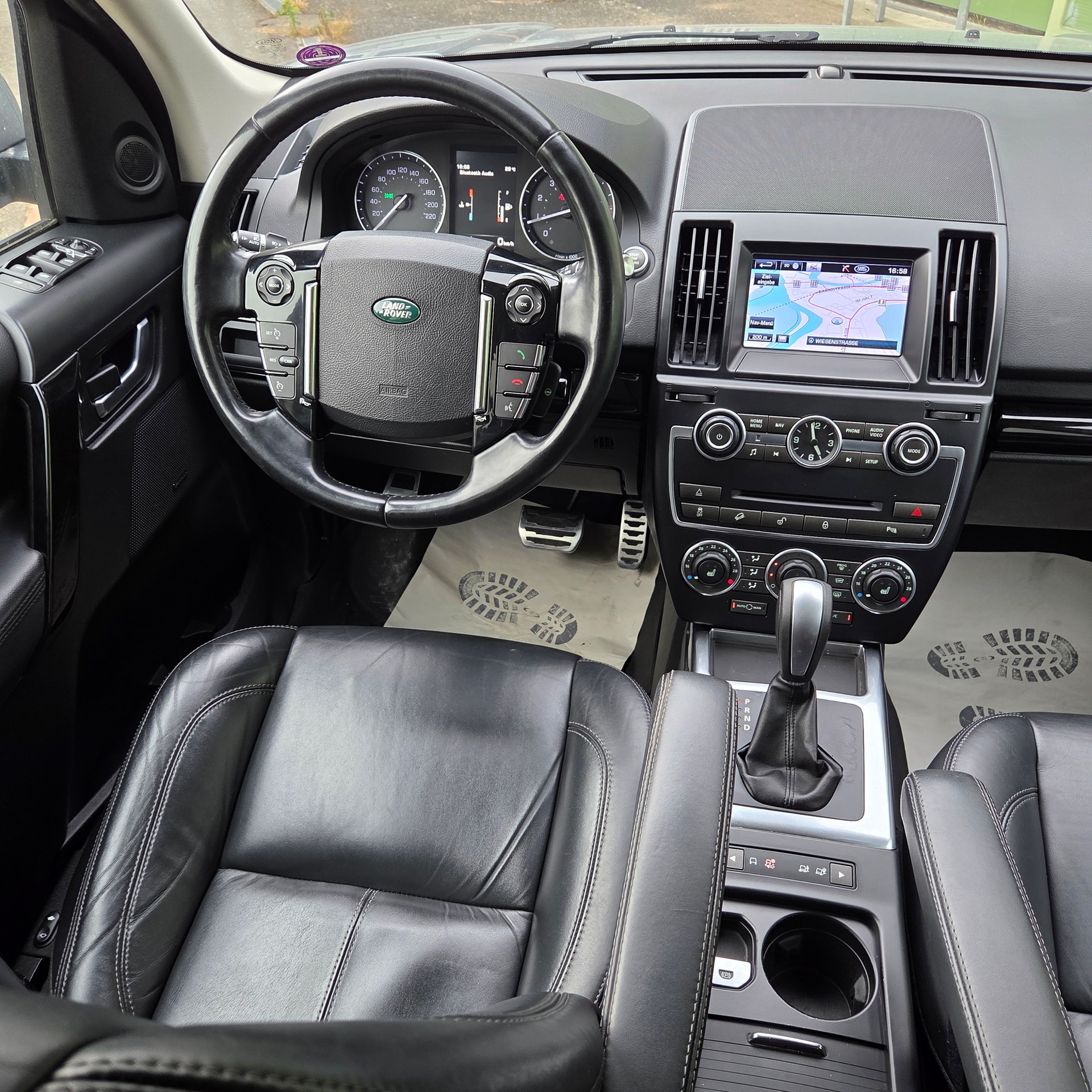 LAND ROVER Freelander 2.0 HSE Automatic-image-11