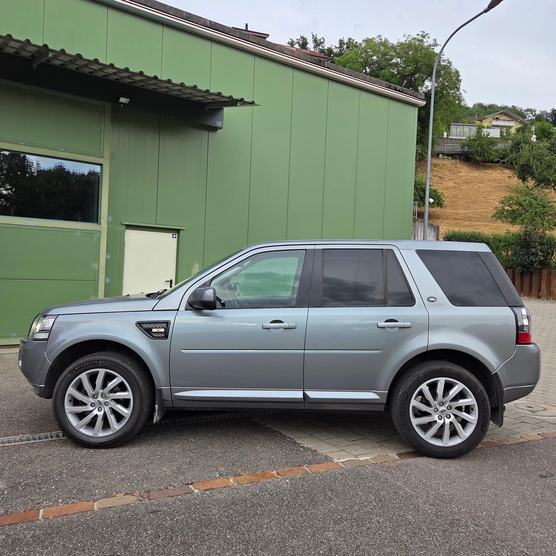 LAND ROVER Freelander 2.0 HSE Automatic-image-0