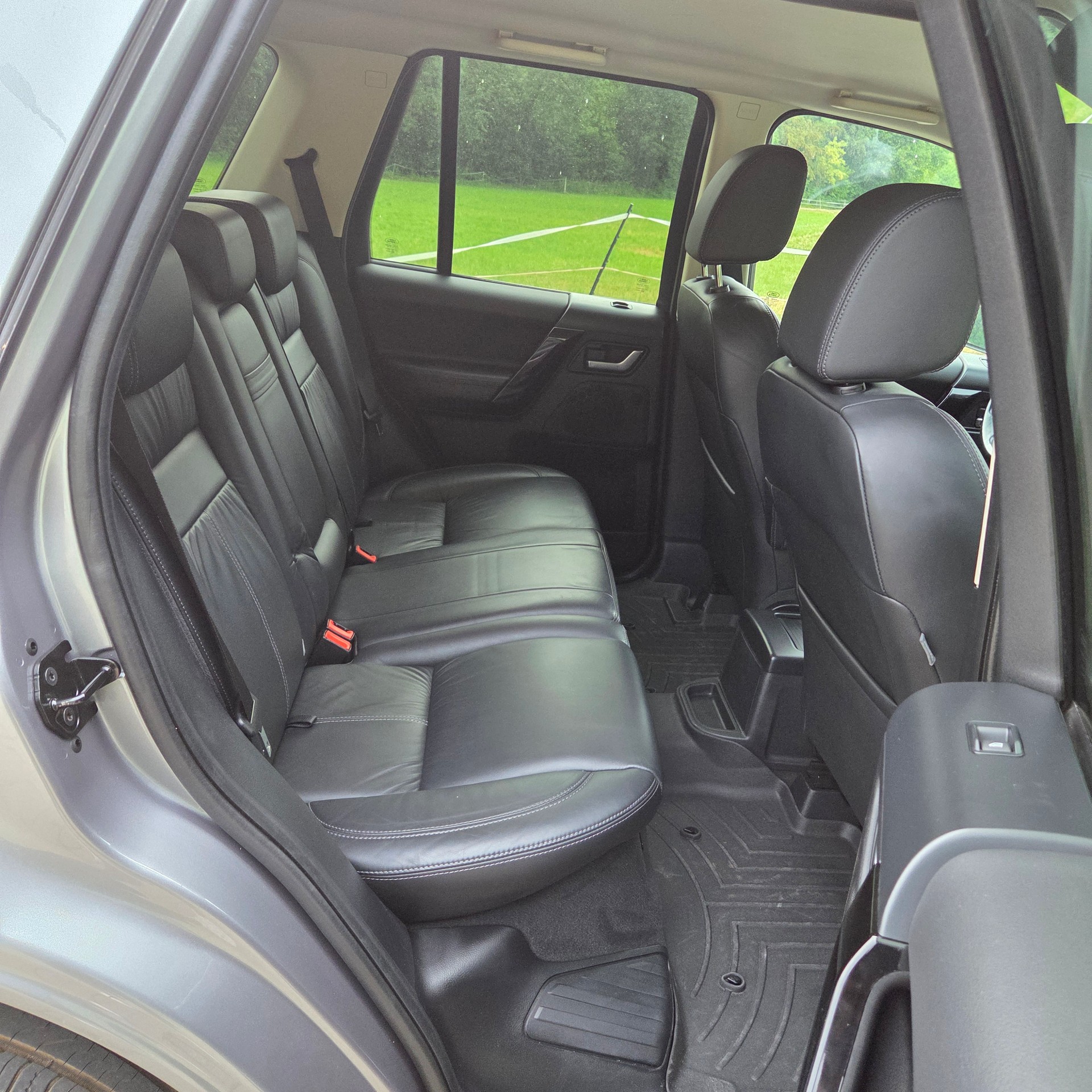 LAND ROVER Freelander 2.0 HSE Automatic-image-9