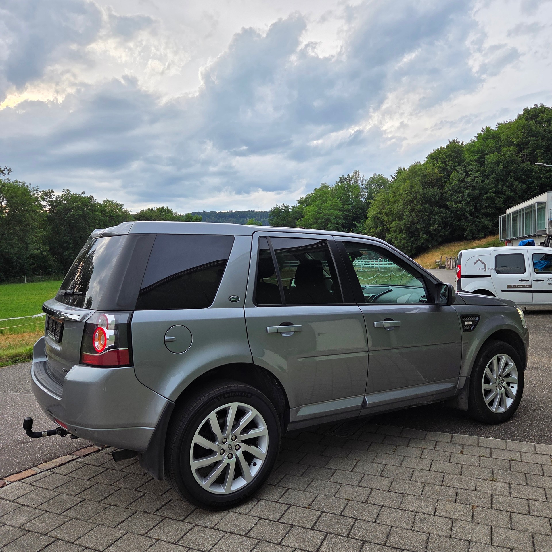 LAND ROVER Freelander 2.0 HSE Automatic-image-4