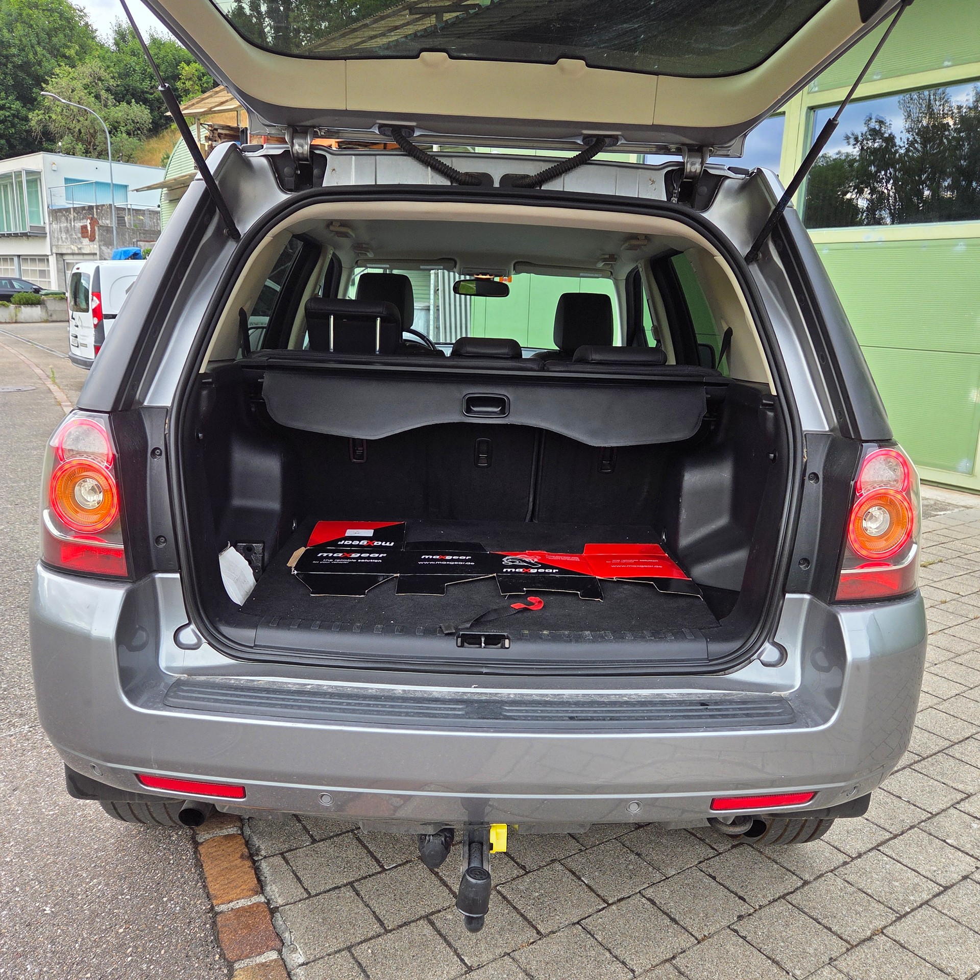 LAND ROVER Freelander 2.0 HSE Automatic-image-8