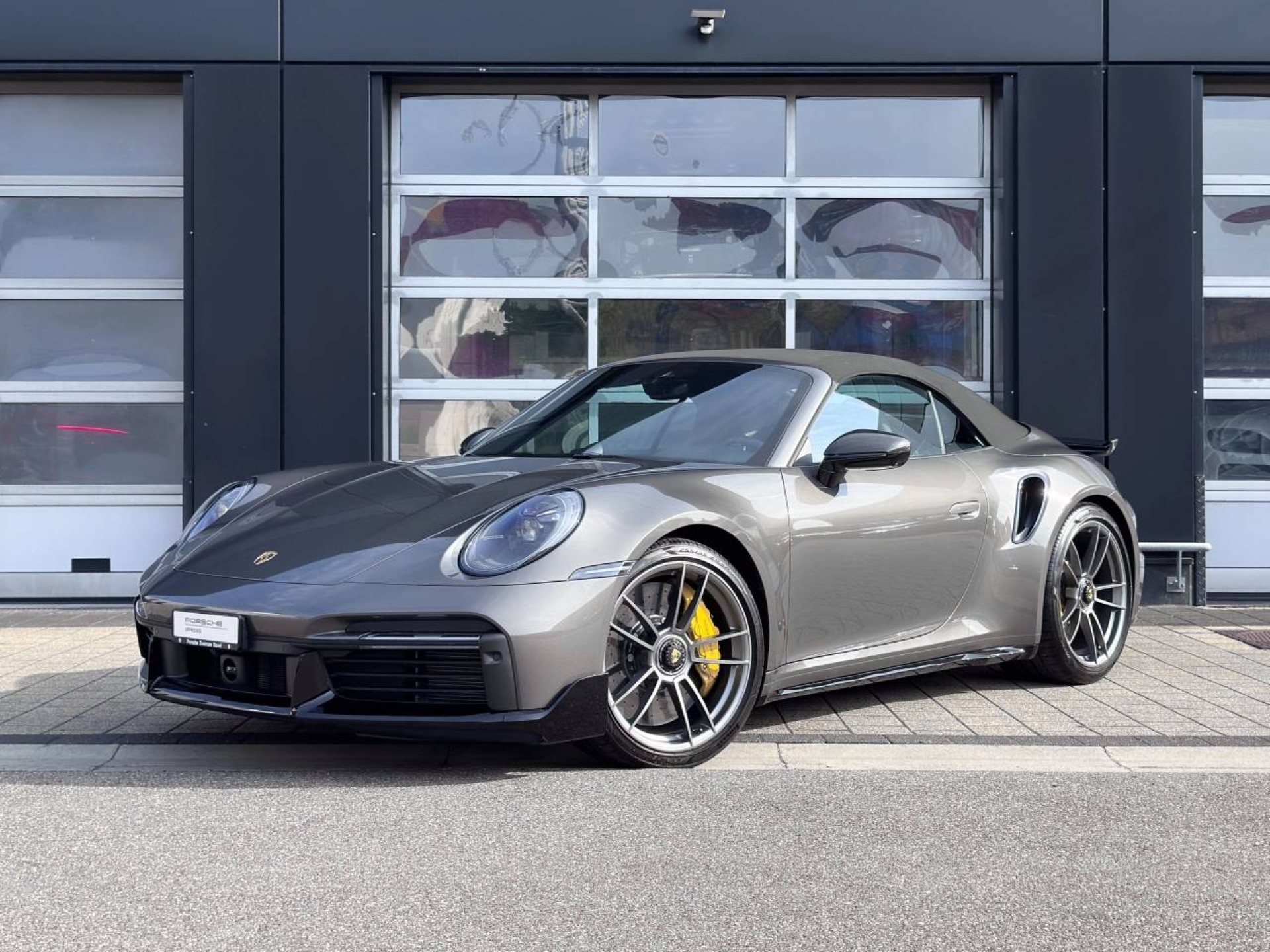PORSCHE 911 Turbo S Cabriolet-image-8