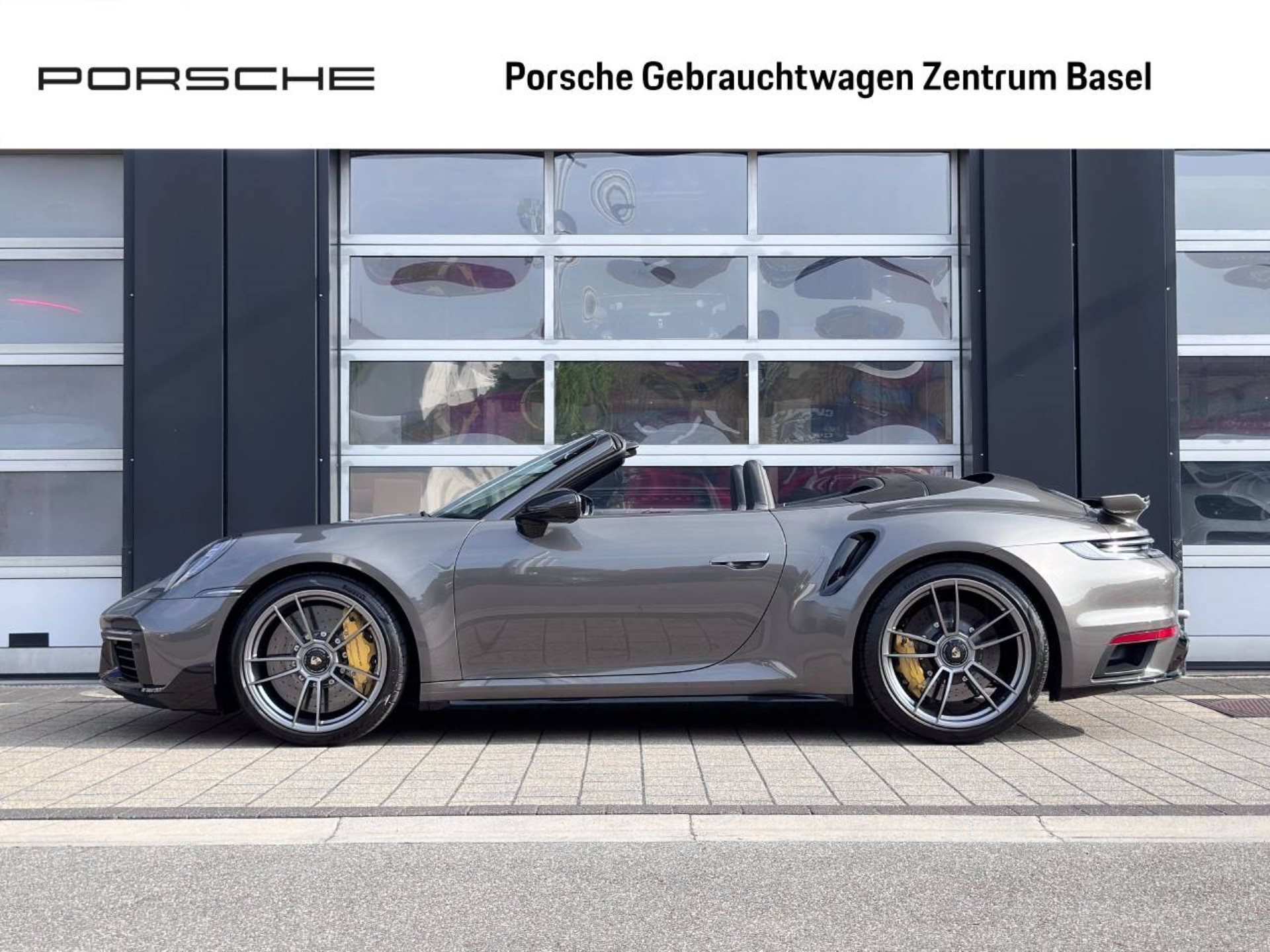PORSCHE 911 Turbo S Cabriolet-image-1