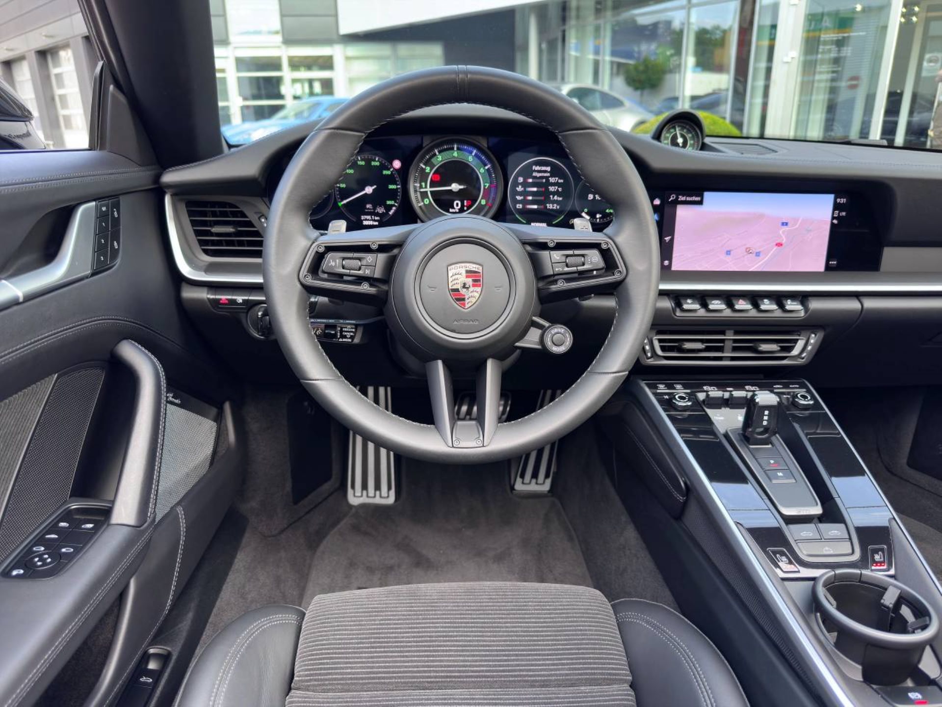PORSCHE 911 Turbo S Cabriolet-image-18