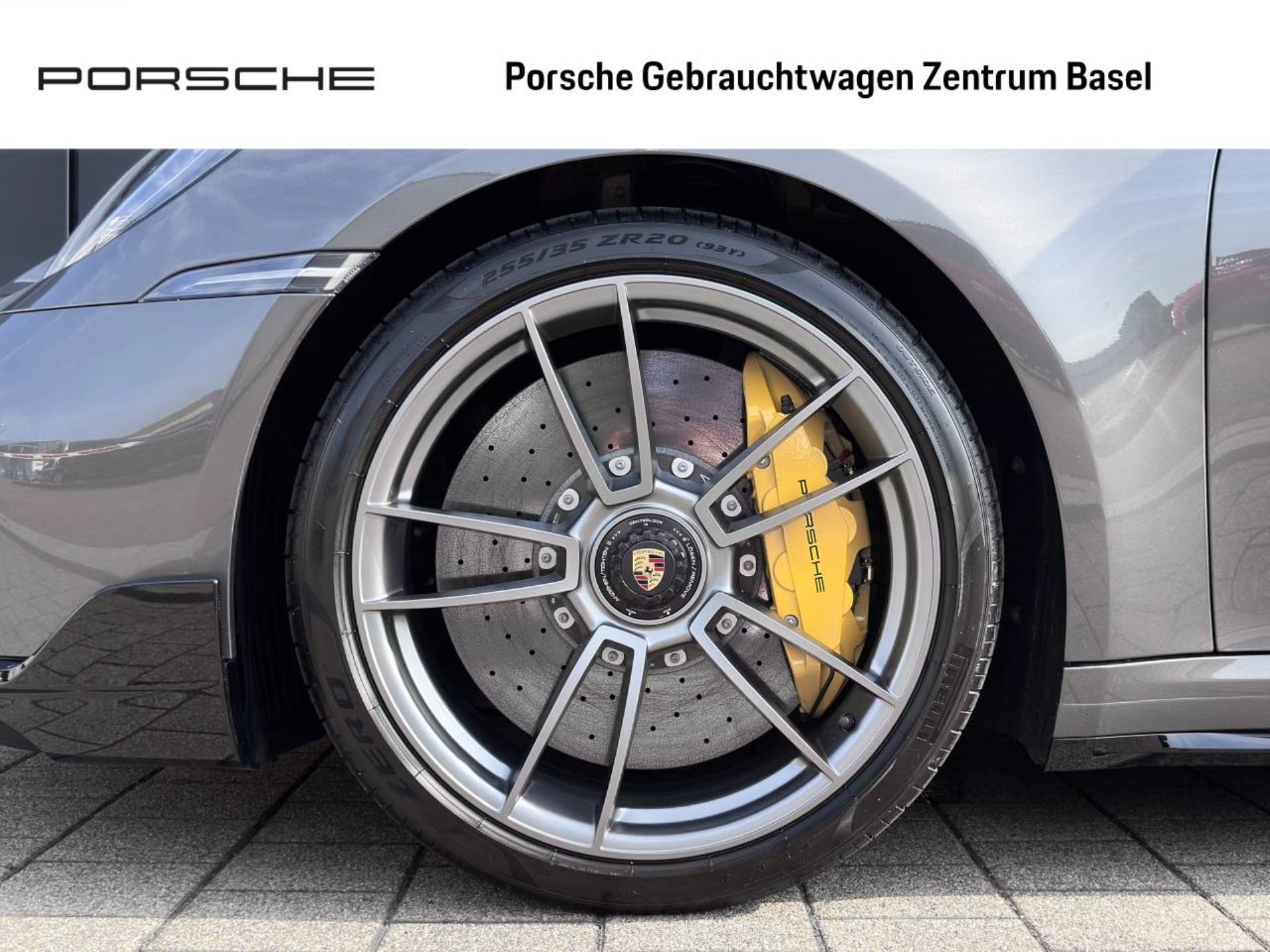PORSCHE 911 Turbo S Cabriolet-image-5