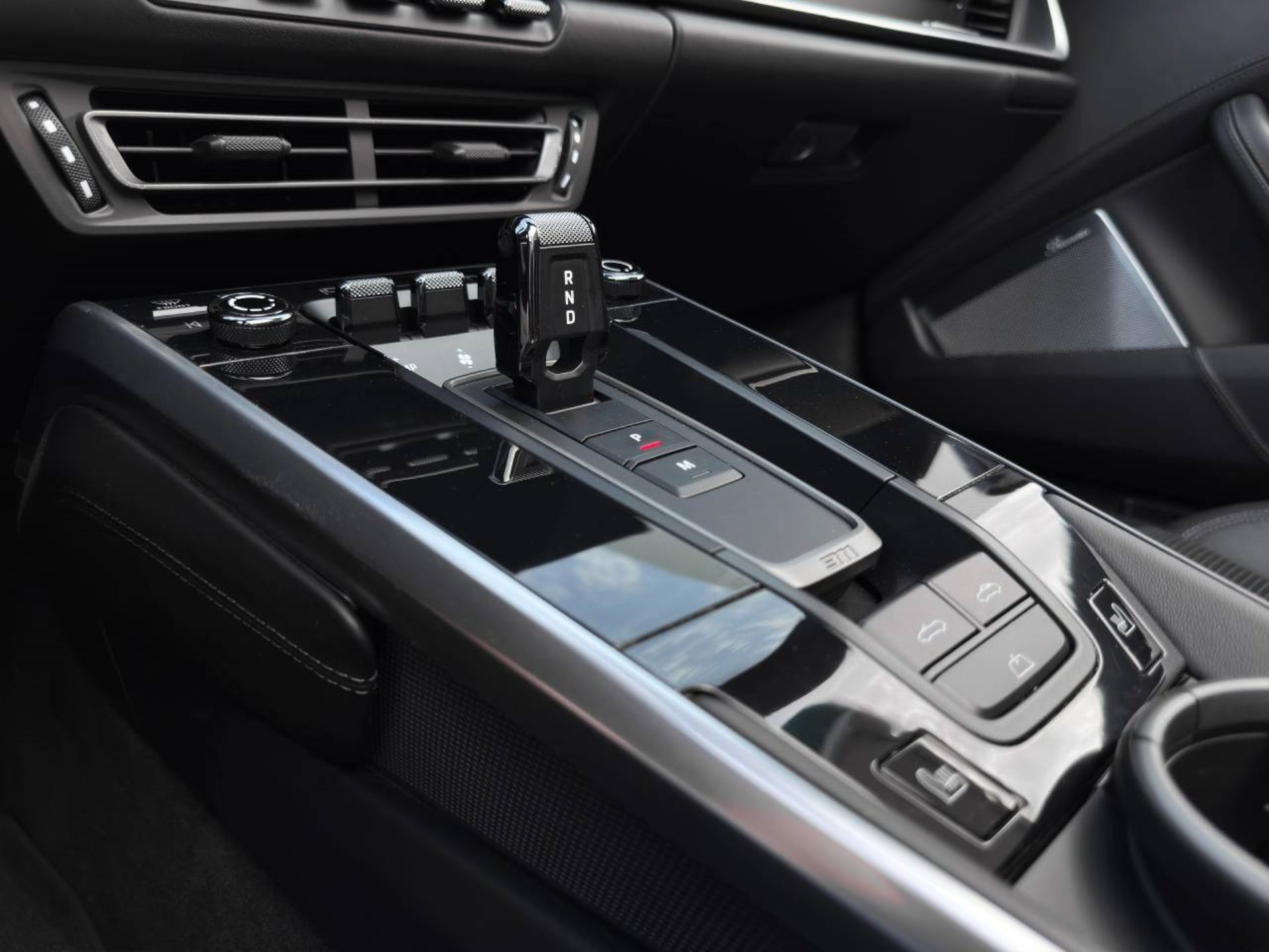 PORSCHE 911 Turbo S Cabriolet-image-26