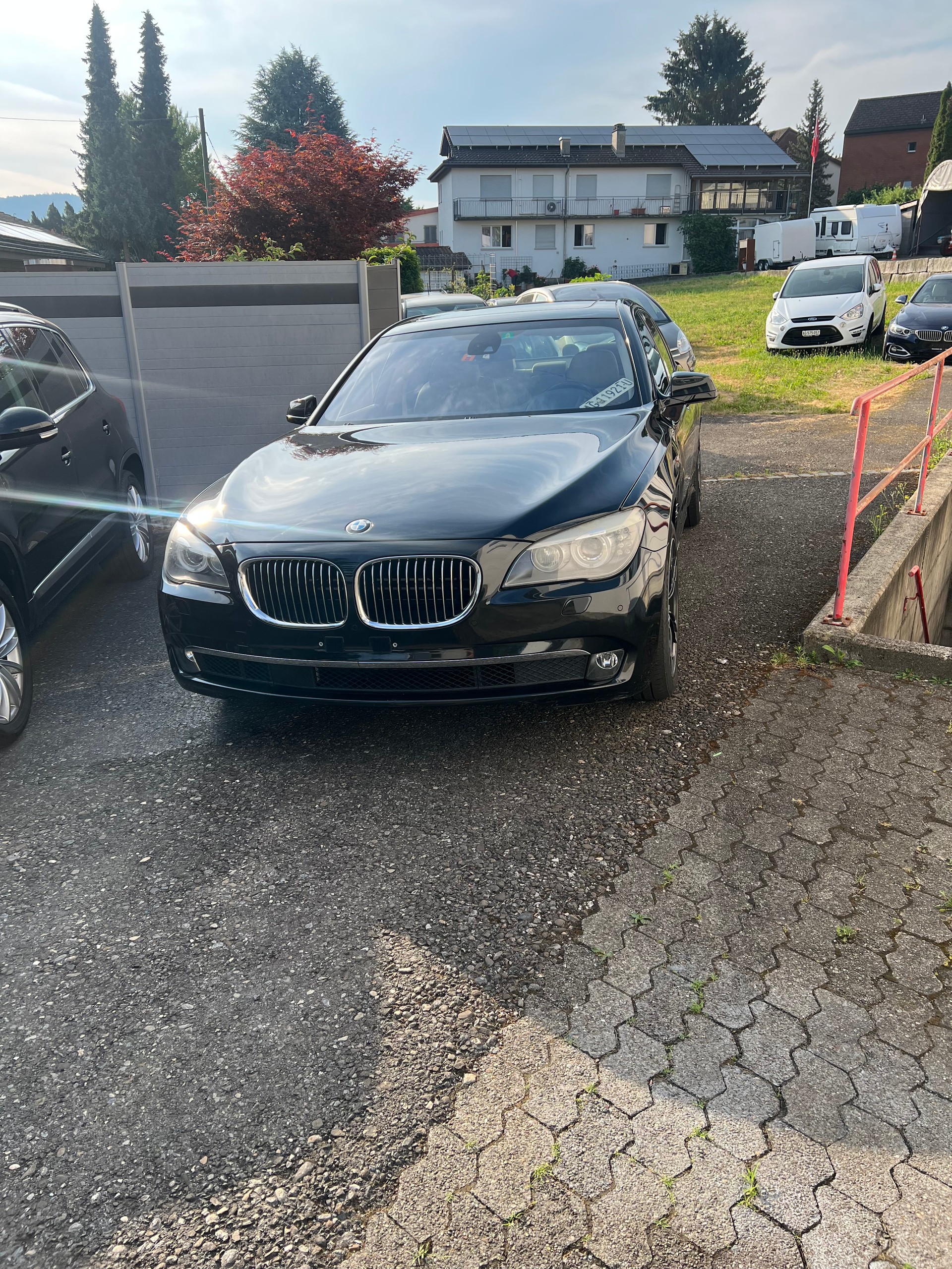 BMW 750i xDrive-image-0
