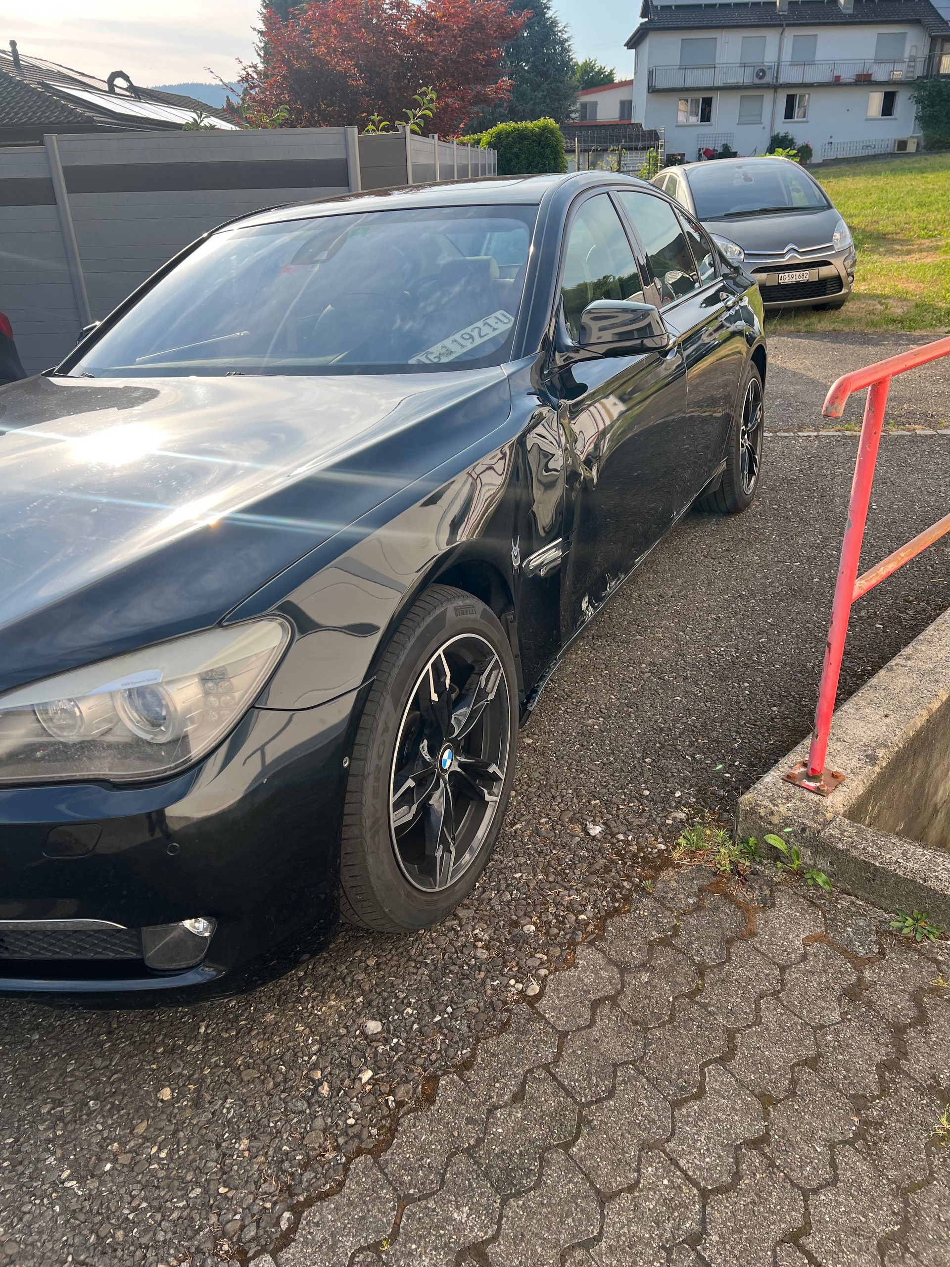 BMW 750i xDrive-image-1