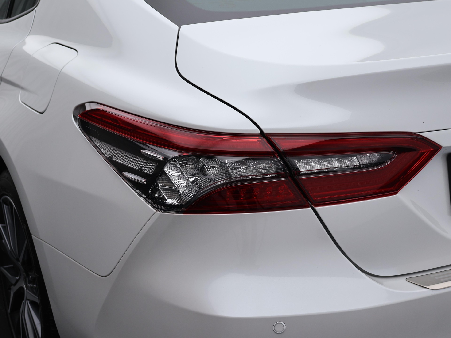 TOYOTA Camry 2.5 HSD Premium-image-17