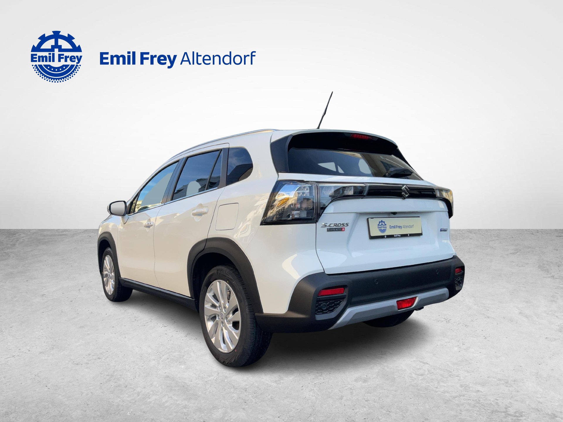 SUZUKI S-Cross 1.4 T Compact+ Hybrid 4x4-image-2