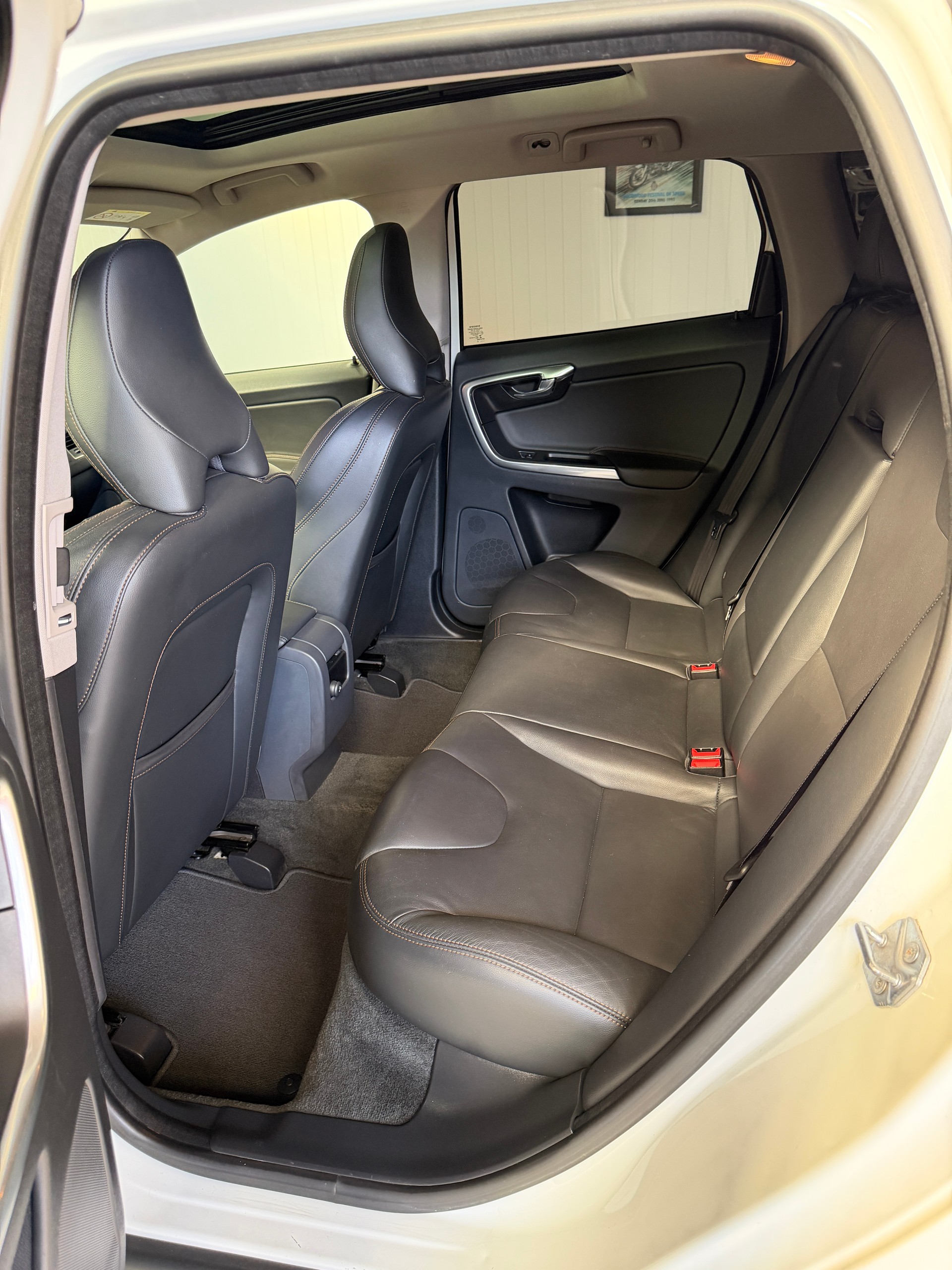 VOLVO XC60 D5 AWD Summum Geartronic-image-11