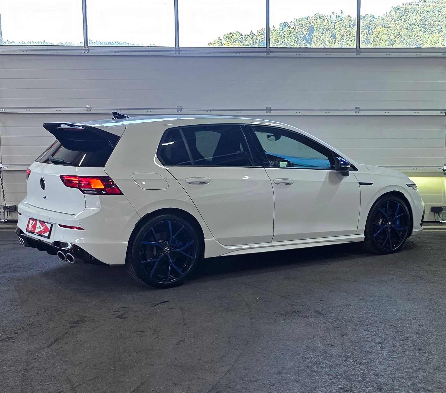 VW Golf 2.0 TSI R DSG 4Motion R Performance 20 Years Edt. *Sitzkühlung&Heizung*Lenkradheizung*ACC&LaneAssist*Rückfahrkamera*-image-4