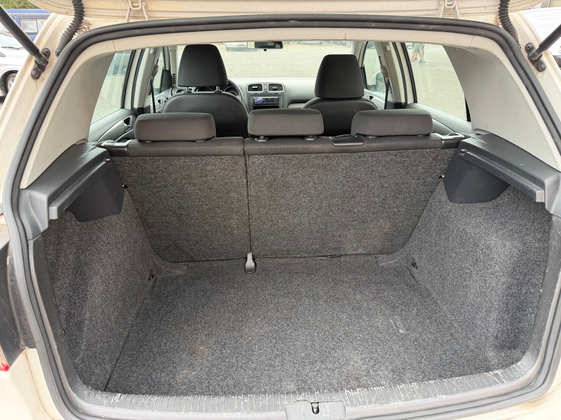 VW Golf 1.6 TDI Comfortline-image-11