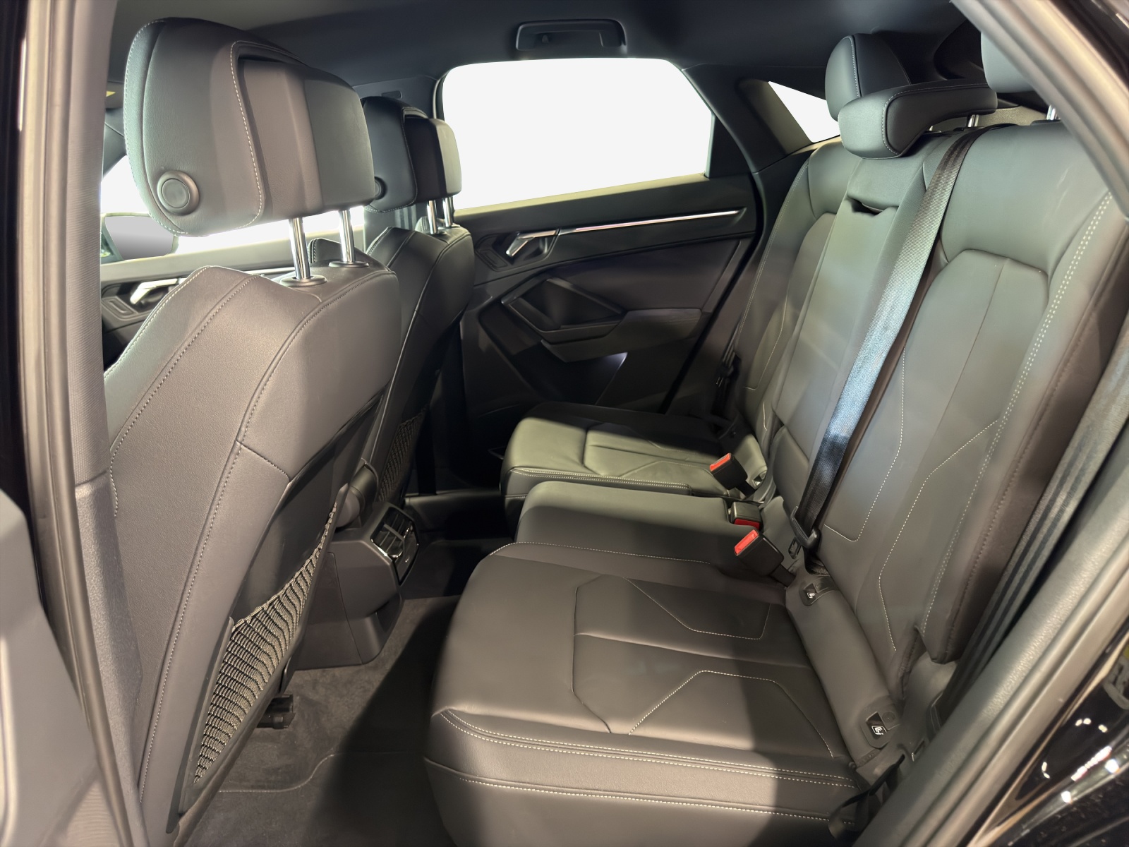 AUDI Q3 Sportback 45 TFSI S line quattro S-tronic-image-11