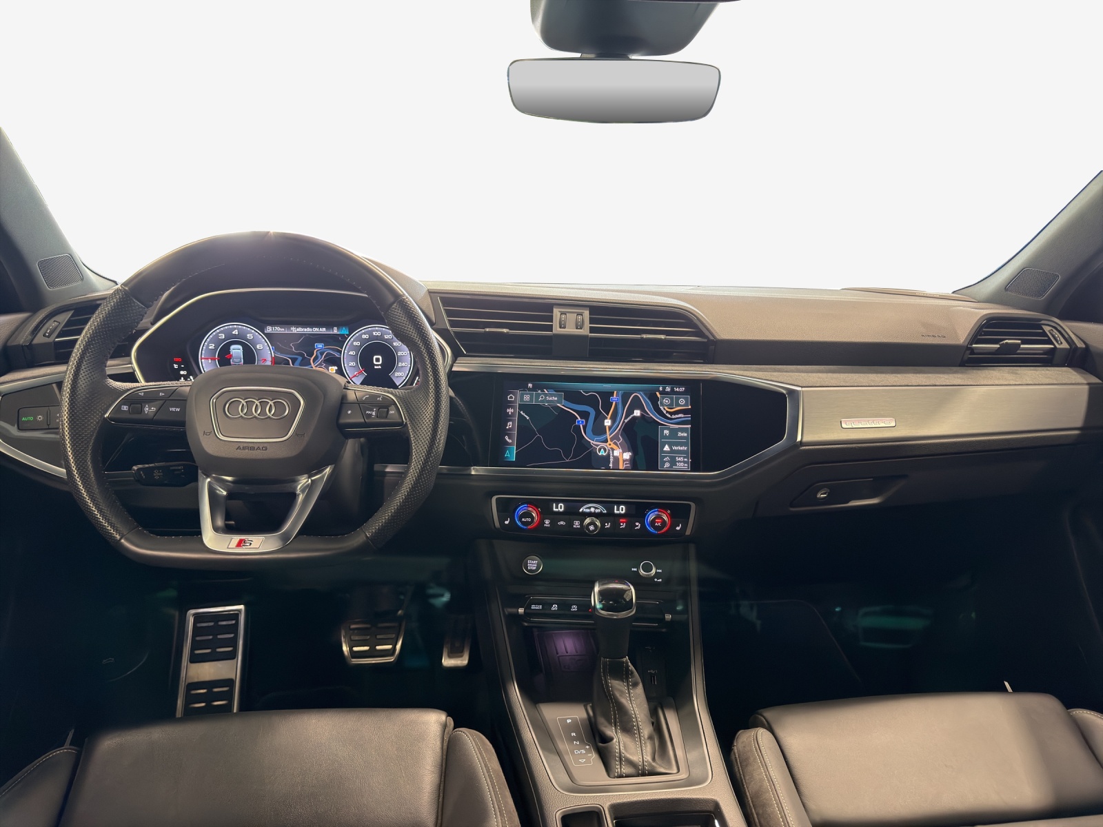 AUDI Q3 Sportback 45 TFSI S line quattro S-tronic-image-8