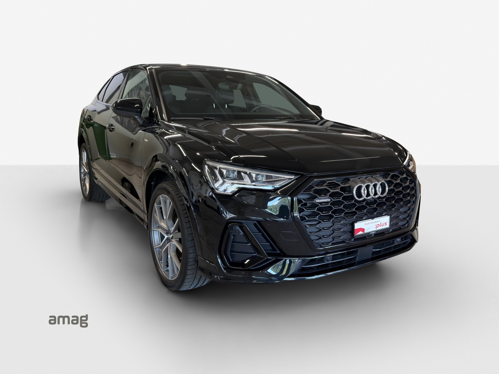 AUDI Q3 Sportback 45 TFSI S line quattro S-tronic-image-5