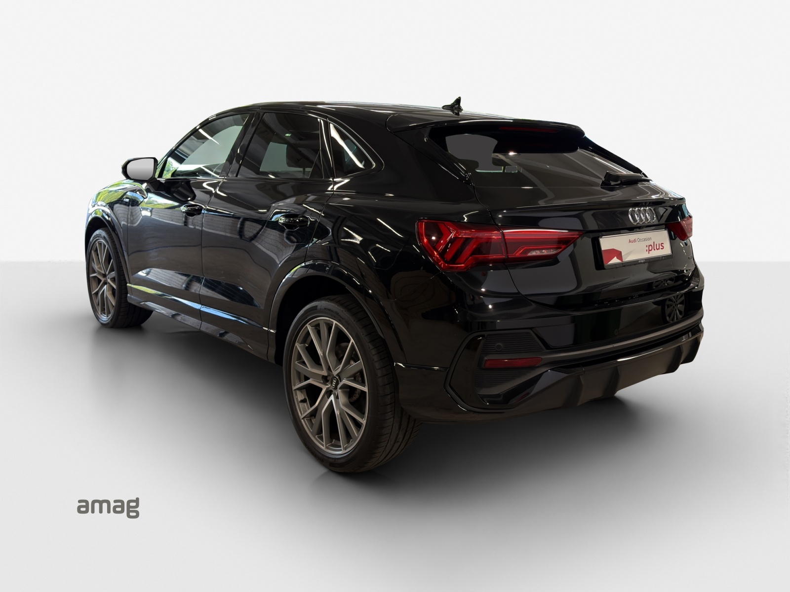 AUDI Q3 Sportback 45 TFSI S line quattro S-tronic-image-2